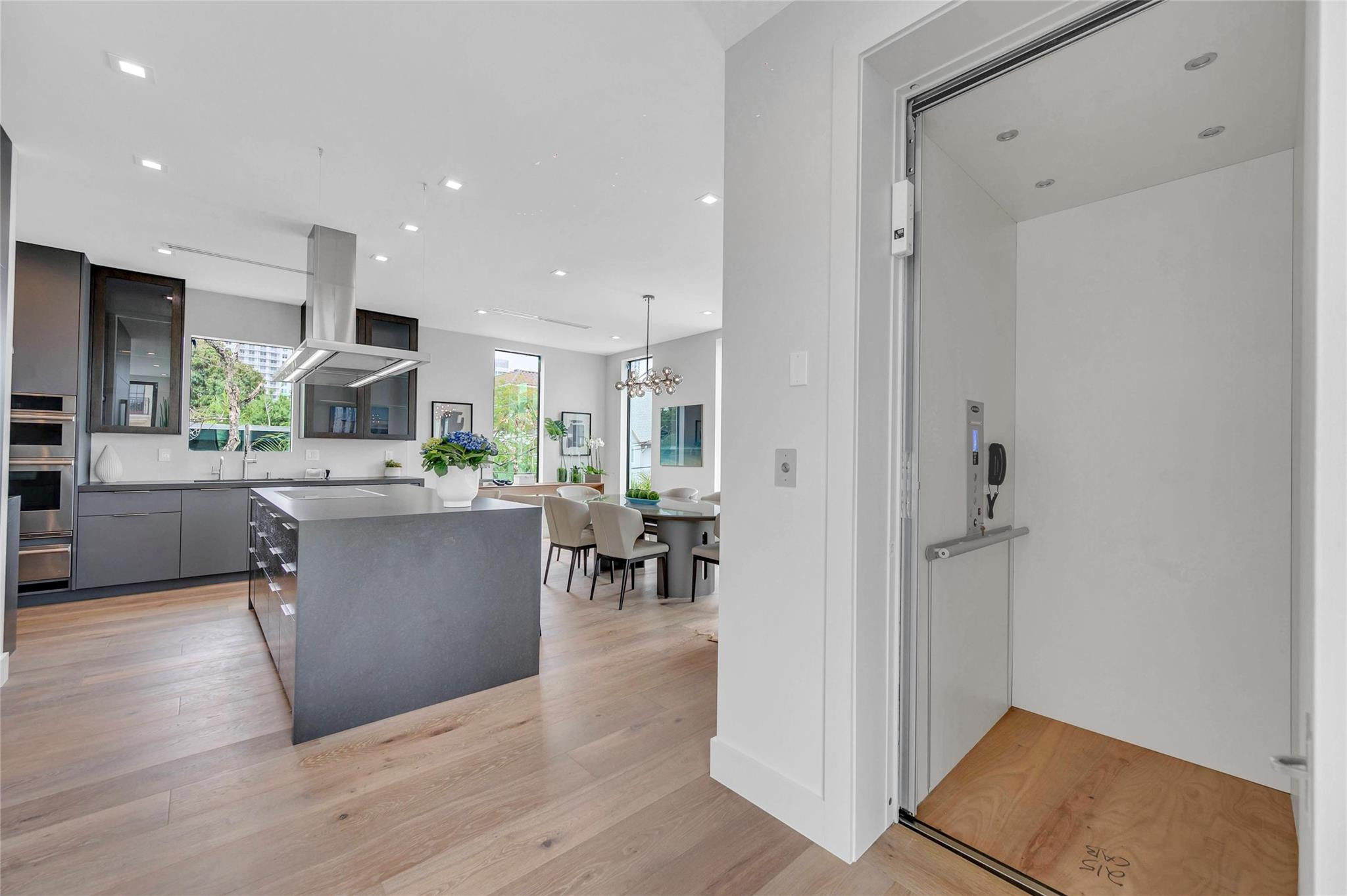 215 SE 10th Ter 215
