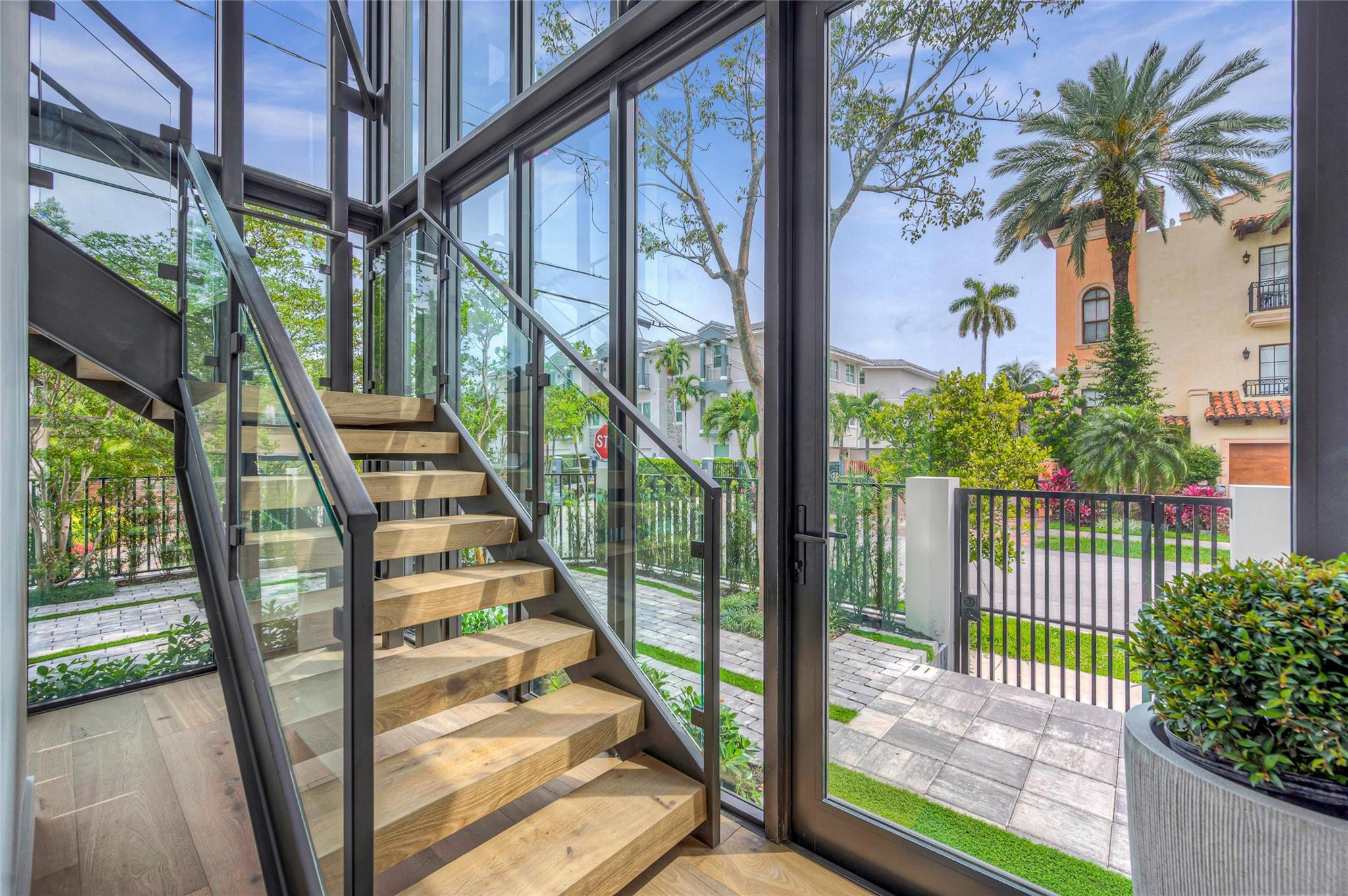 215 SE 10th Ter 215
