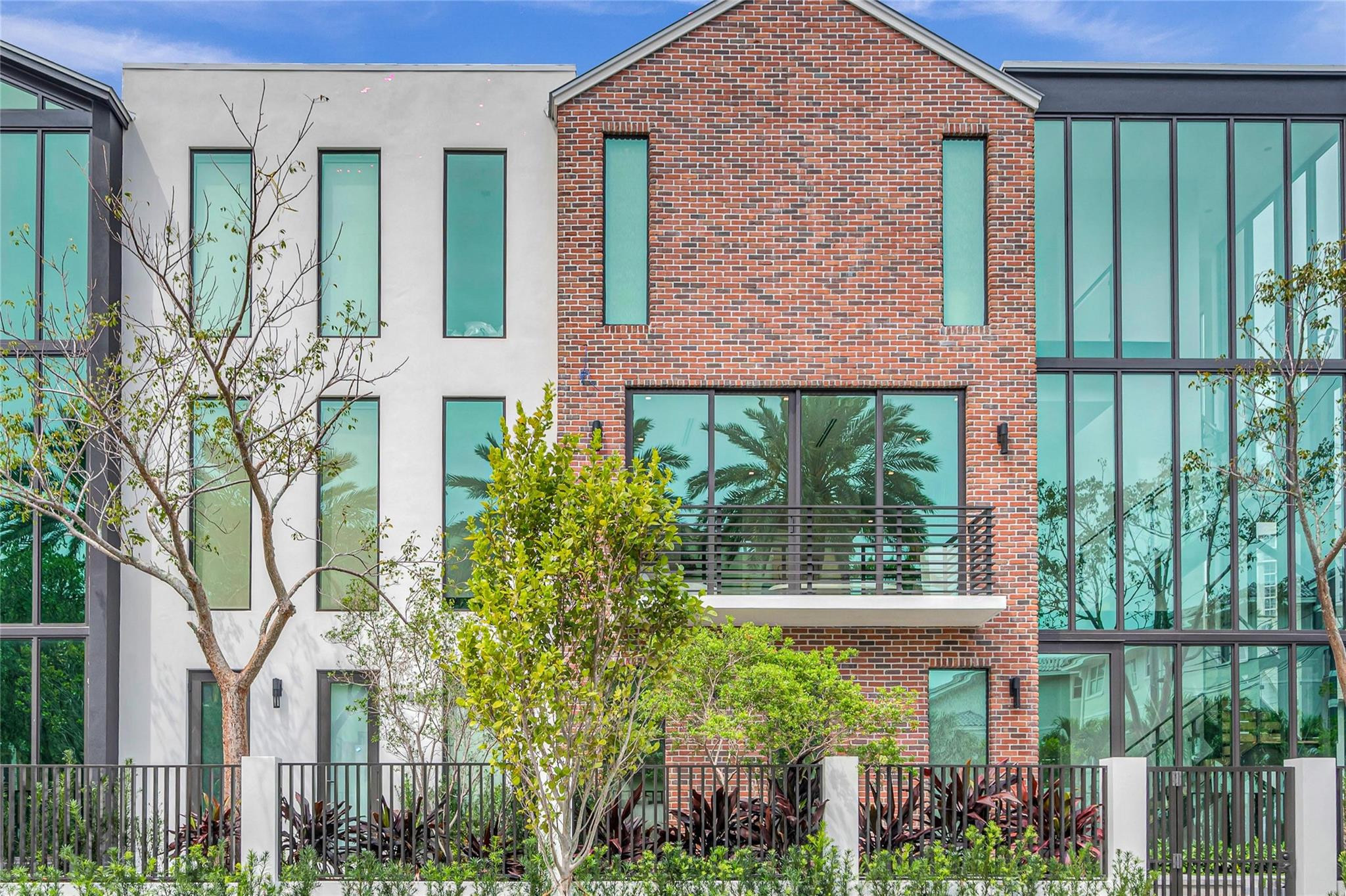 215 SE 10th Ter 215