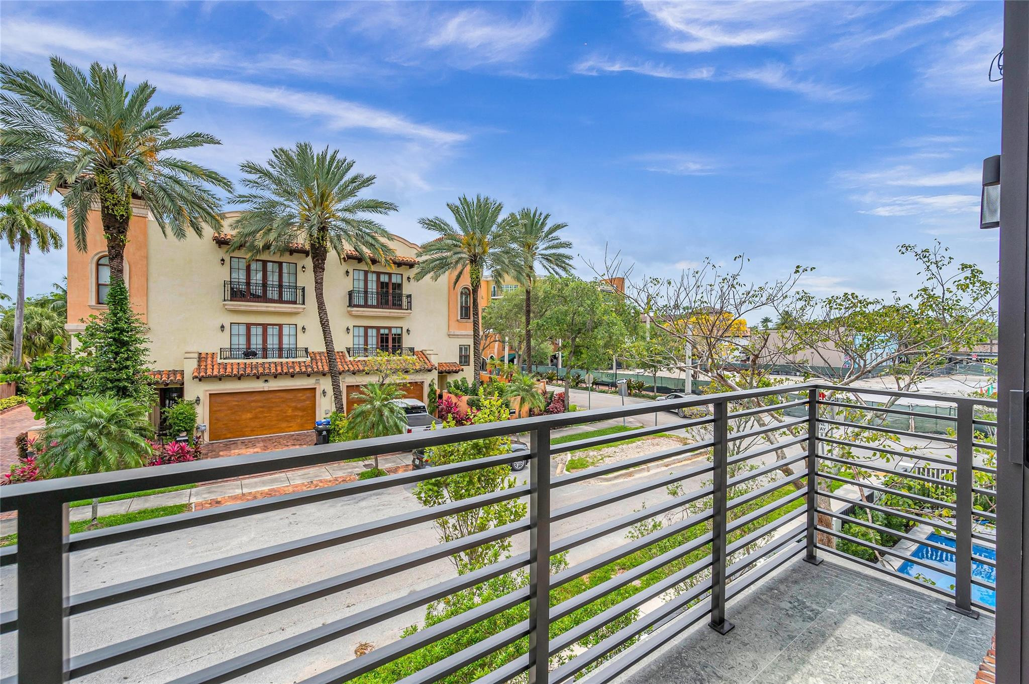215 SE 10th Ter 215
