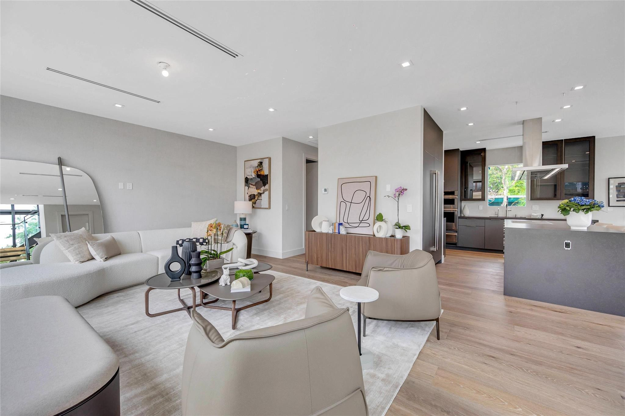 215 SE 10th Ter 215