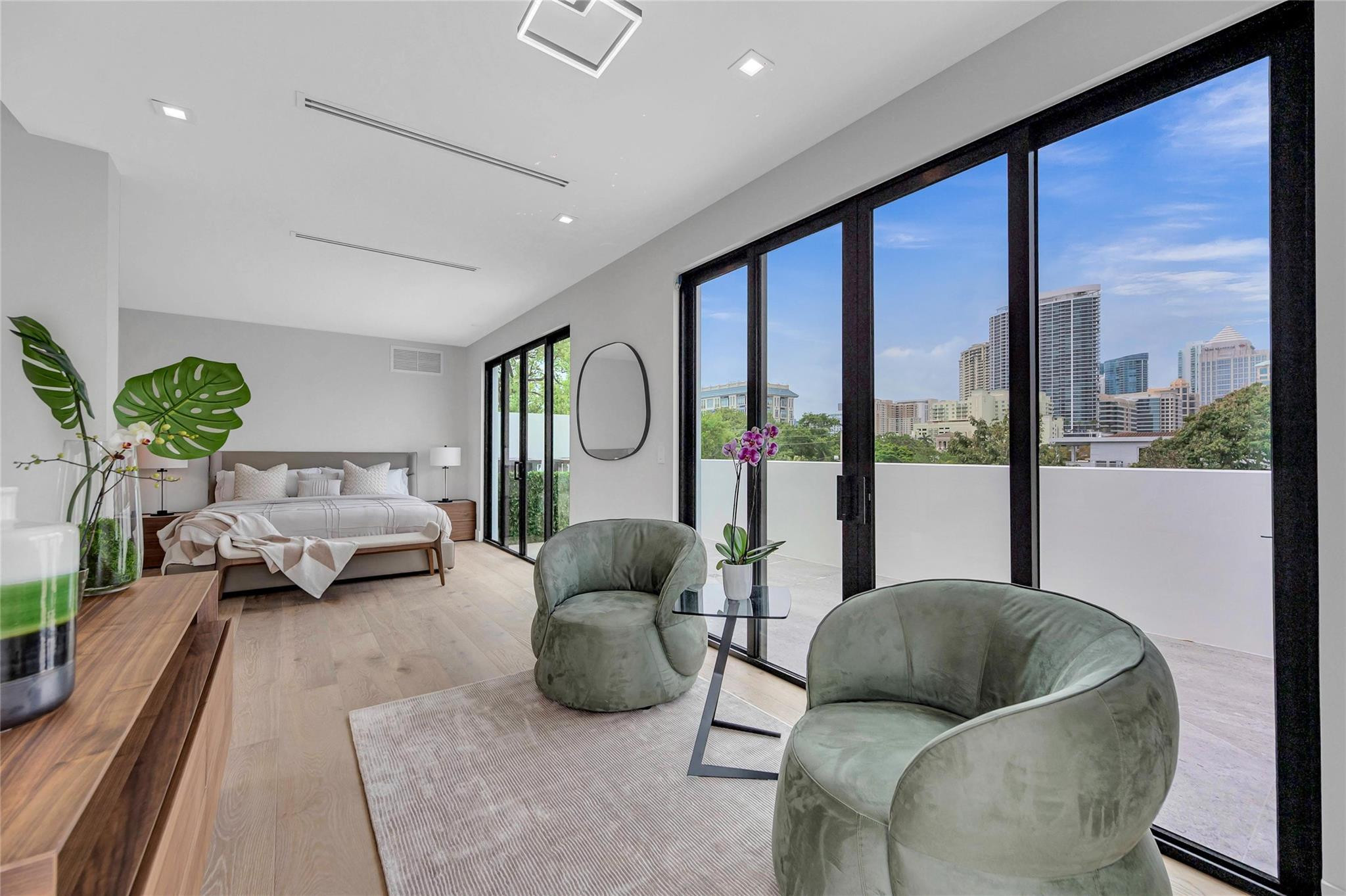 215 SE 10th Ter 215