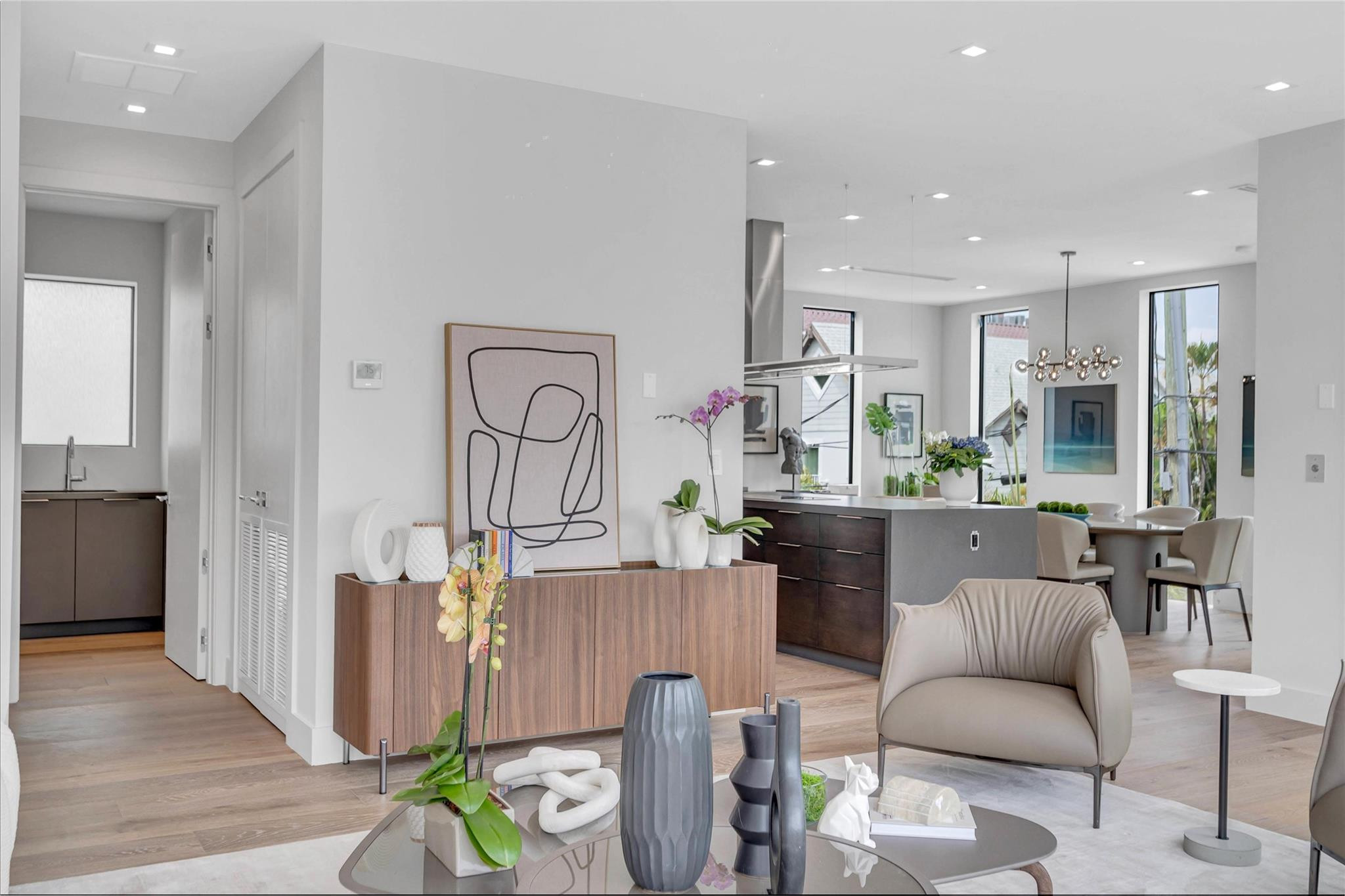 215 SE 10th Ter 215