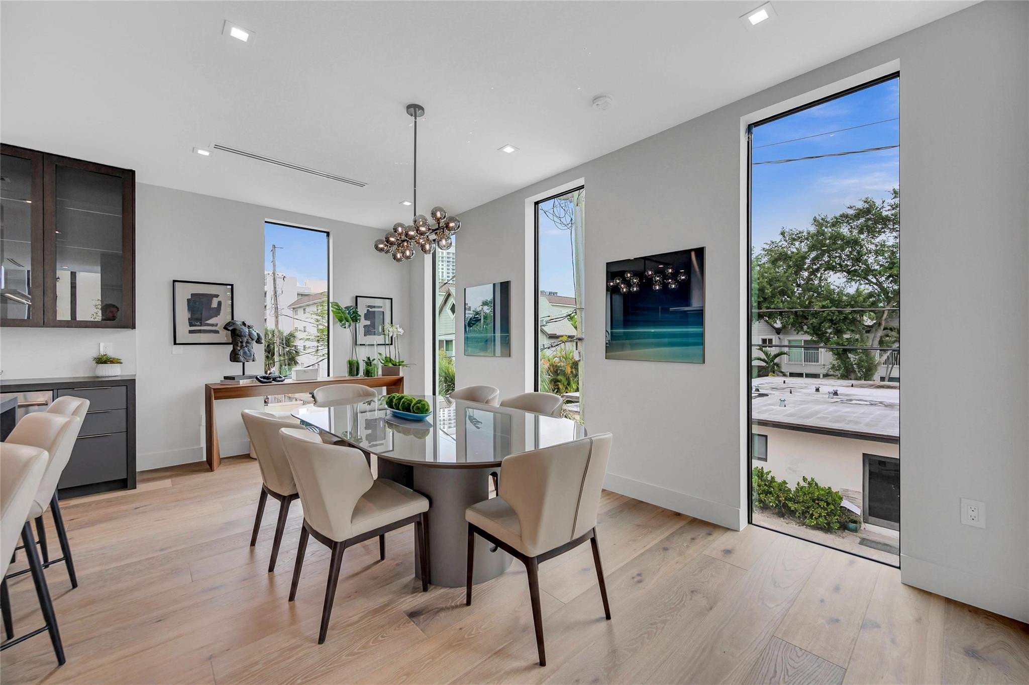 215 SE 10th Ter 215