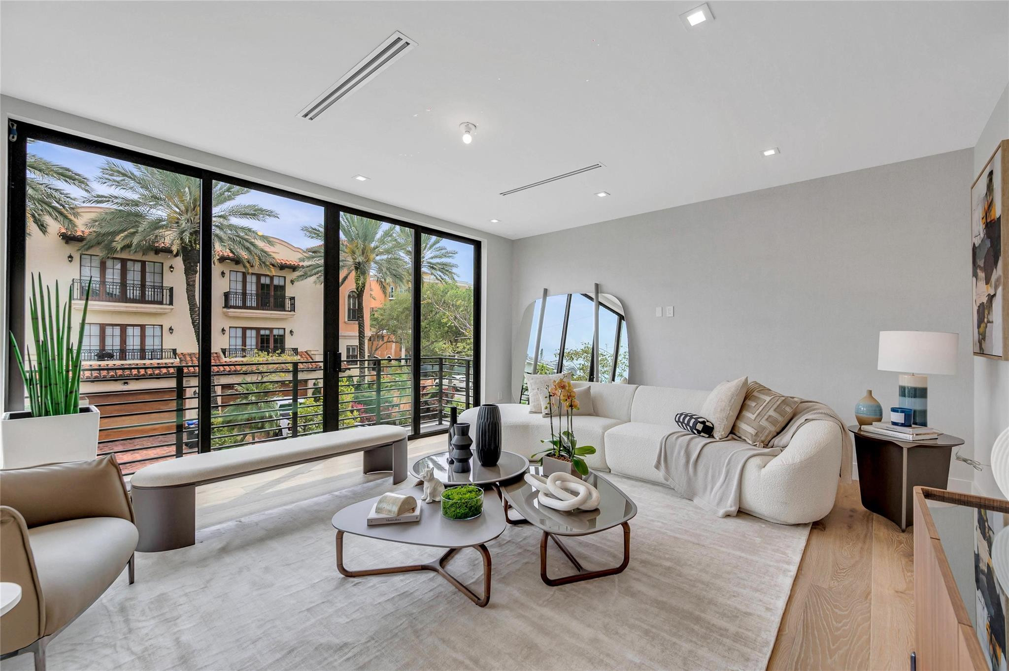 215 SE 10th Ter 215