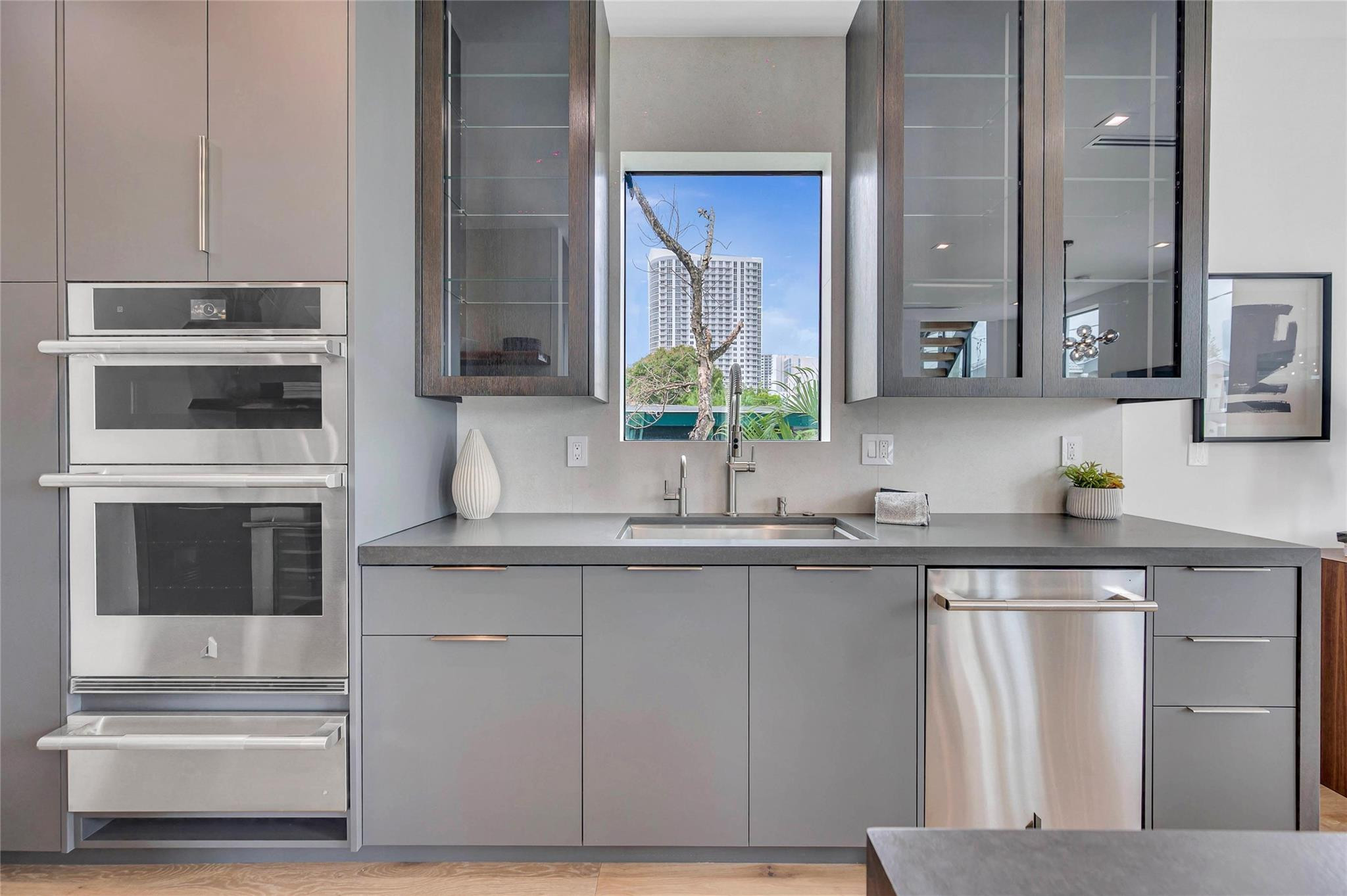 215 SE 10th Ter 215