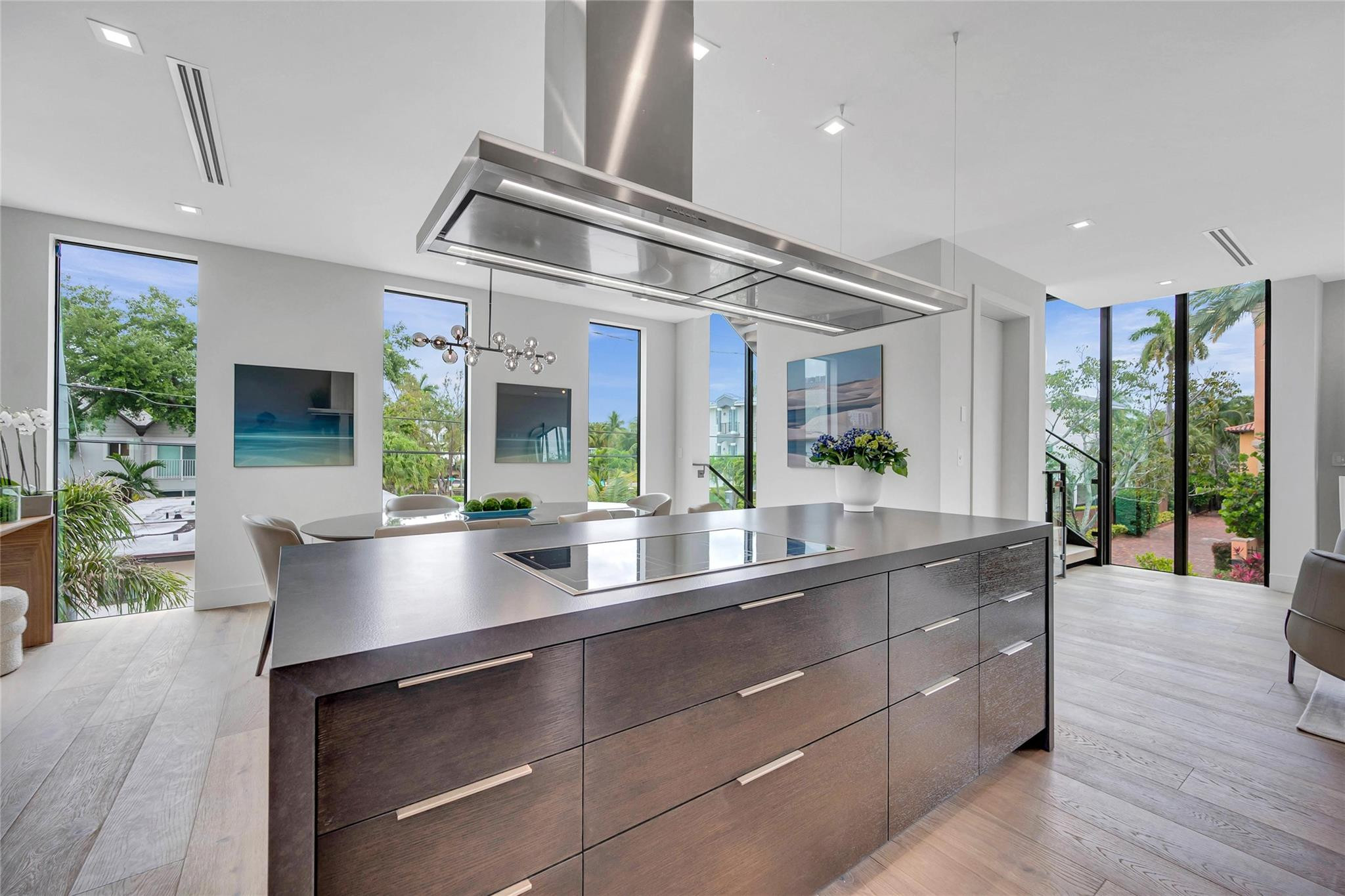 215 SE 10th Ter 215