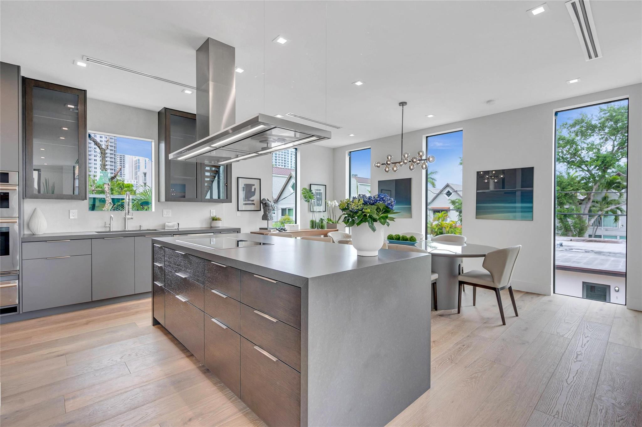 215 SE 10th Ter 215