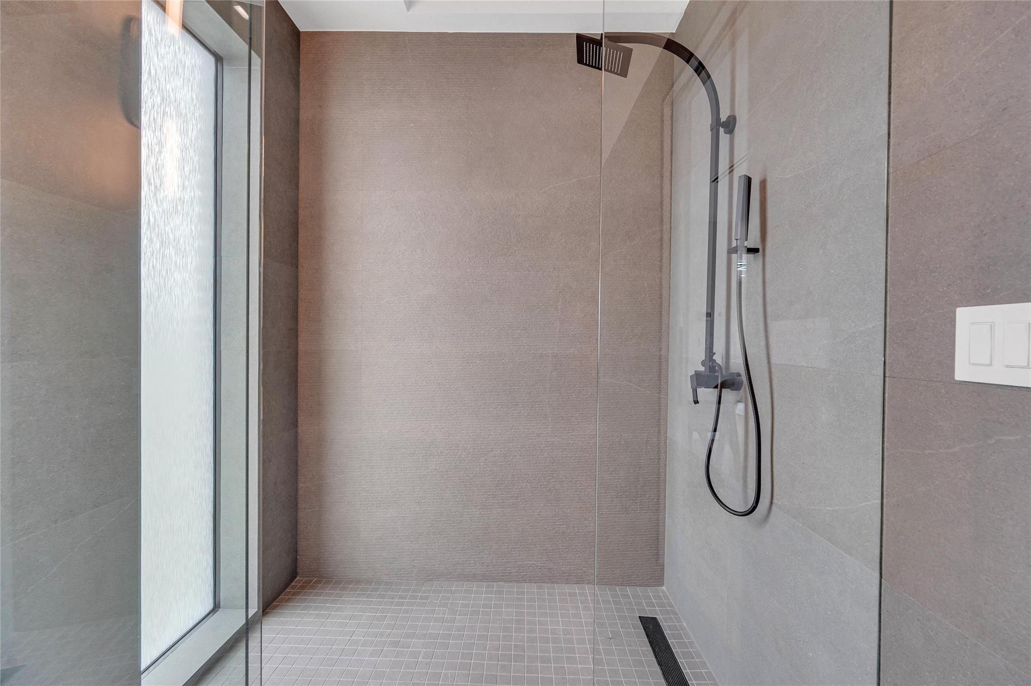 215 SE 10th Ter 215