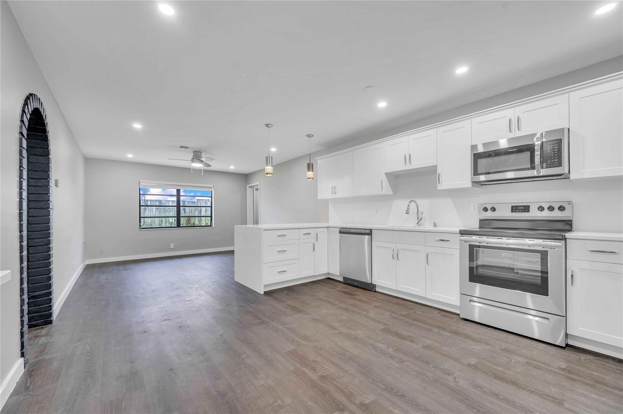 401 SE 14th St W