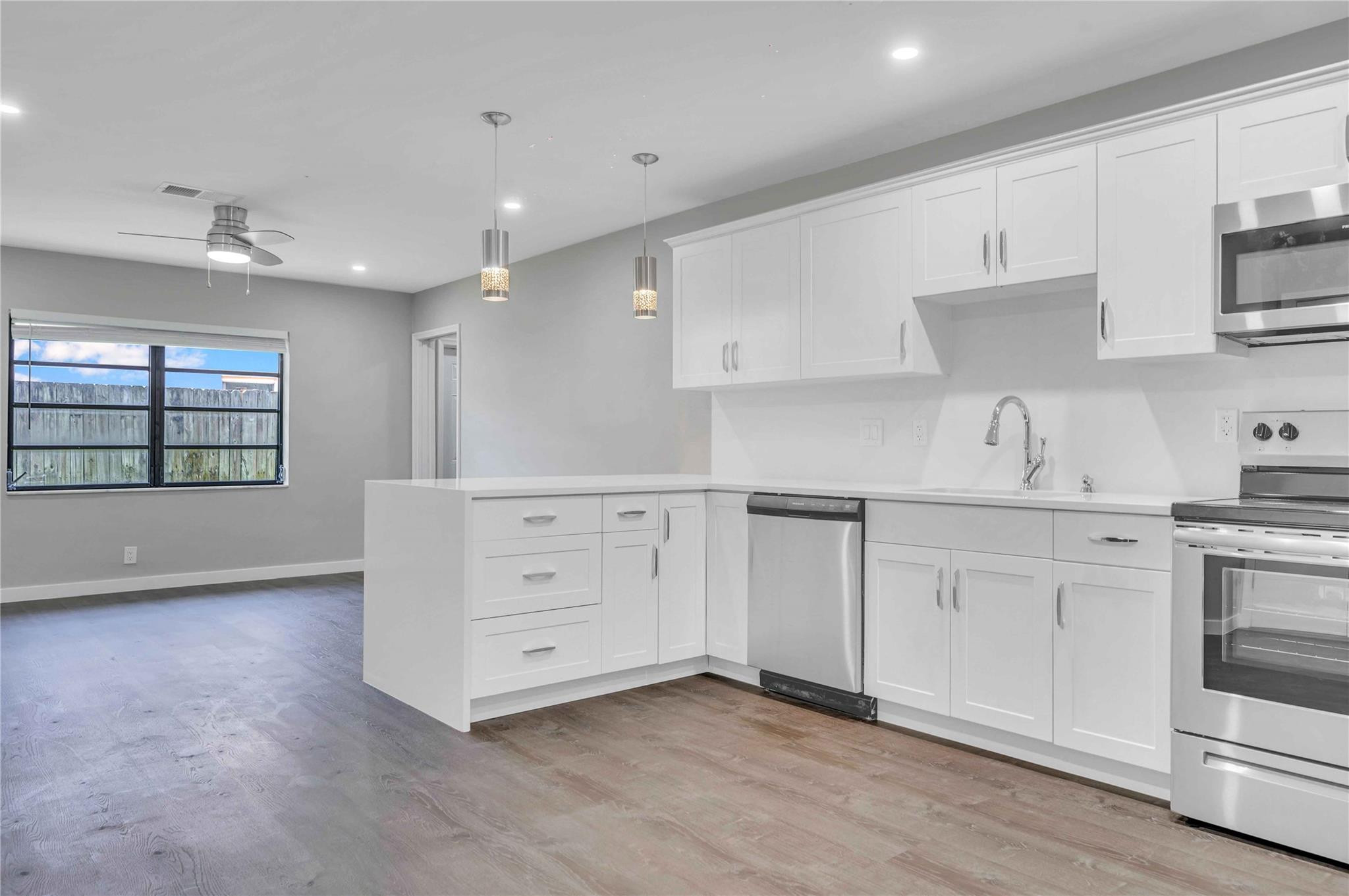 401 SE 14th St W