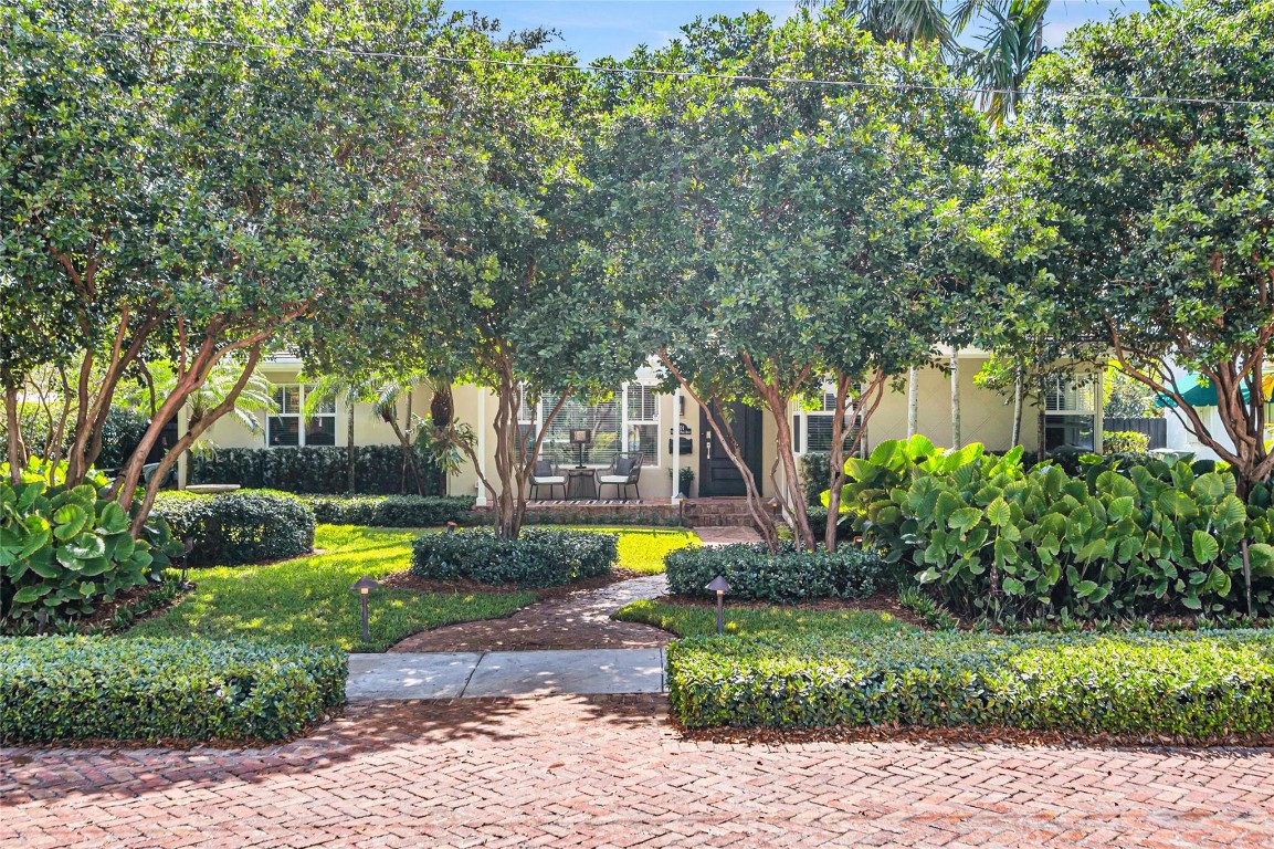 701 N Victoria Park Rd