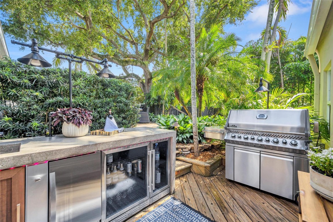 701 N Victoria Park Rd