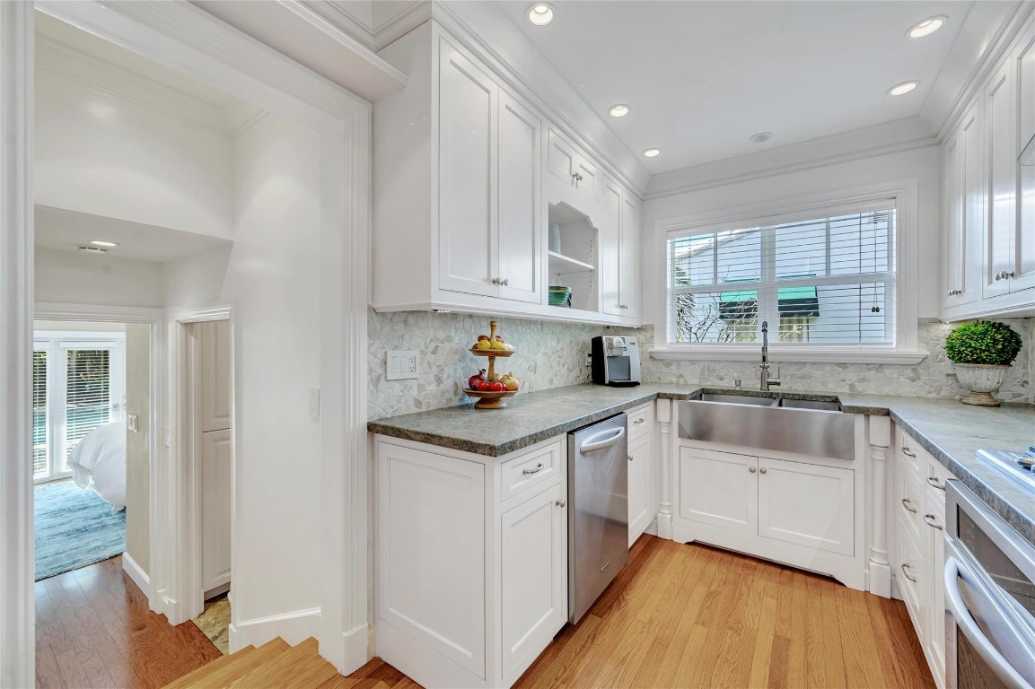 701 N Victoria Park Rd