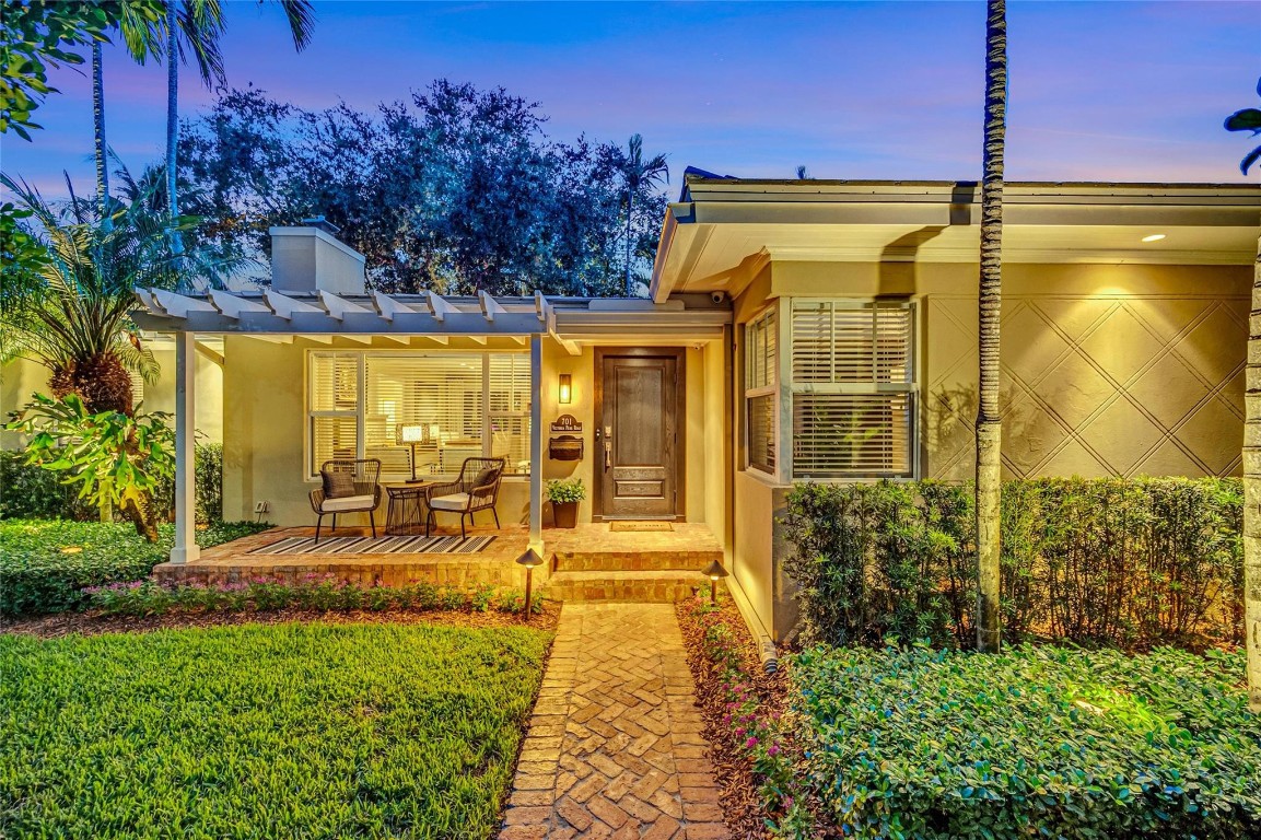 701 N Victoria Park Rd