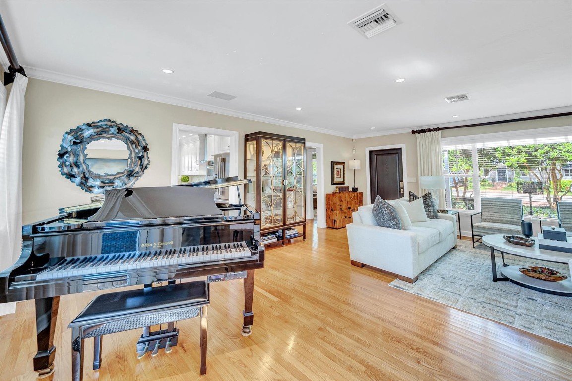 701 N Victoria Park Rd