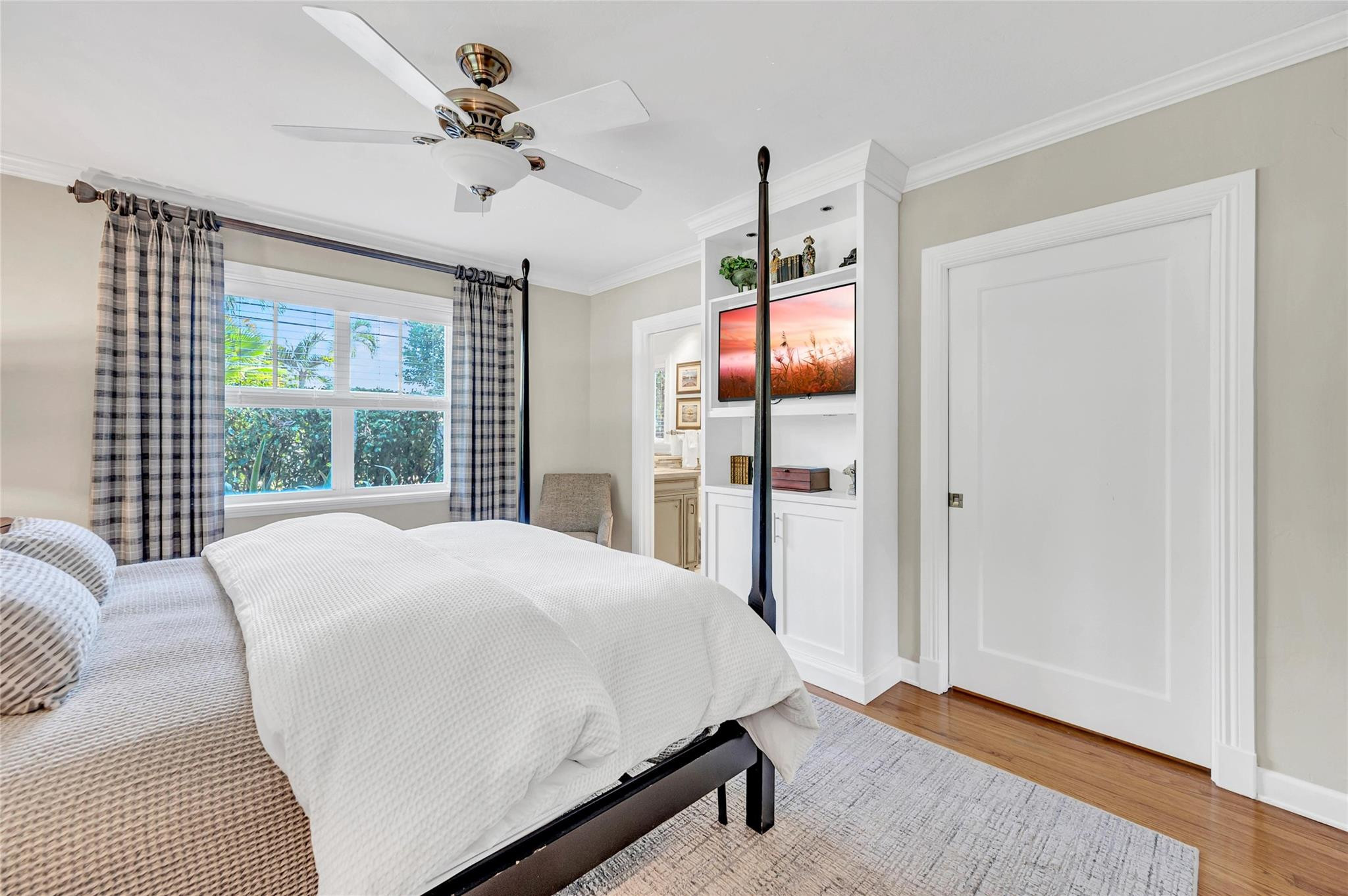 701 N Victoria Park Rd