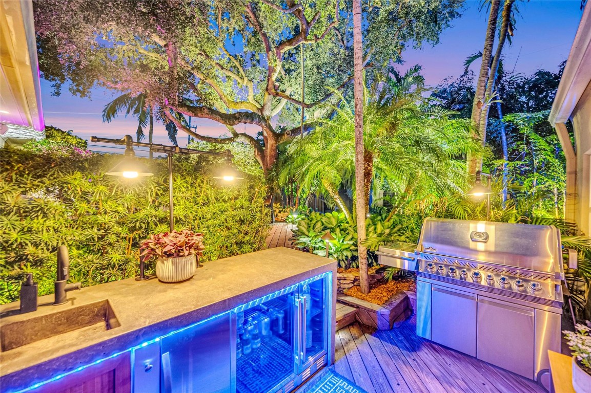 701 N Victoria Park Rd