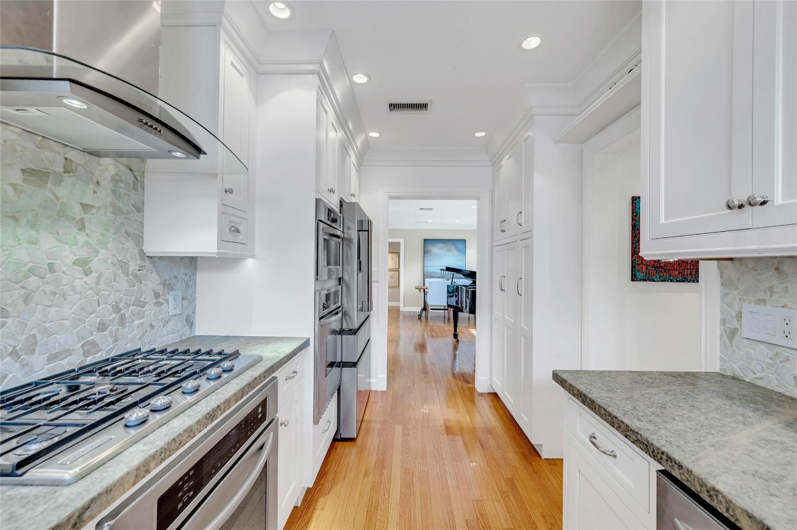 701 N Victoria Park Rd