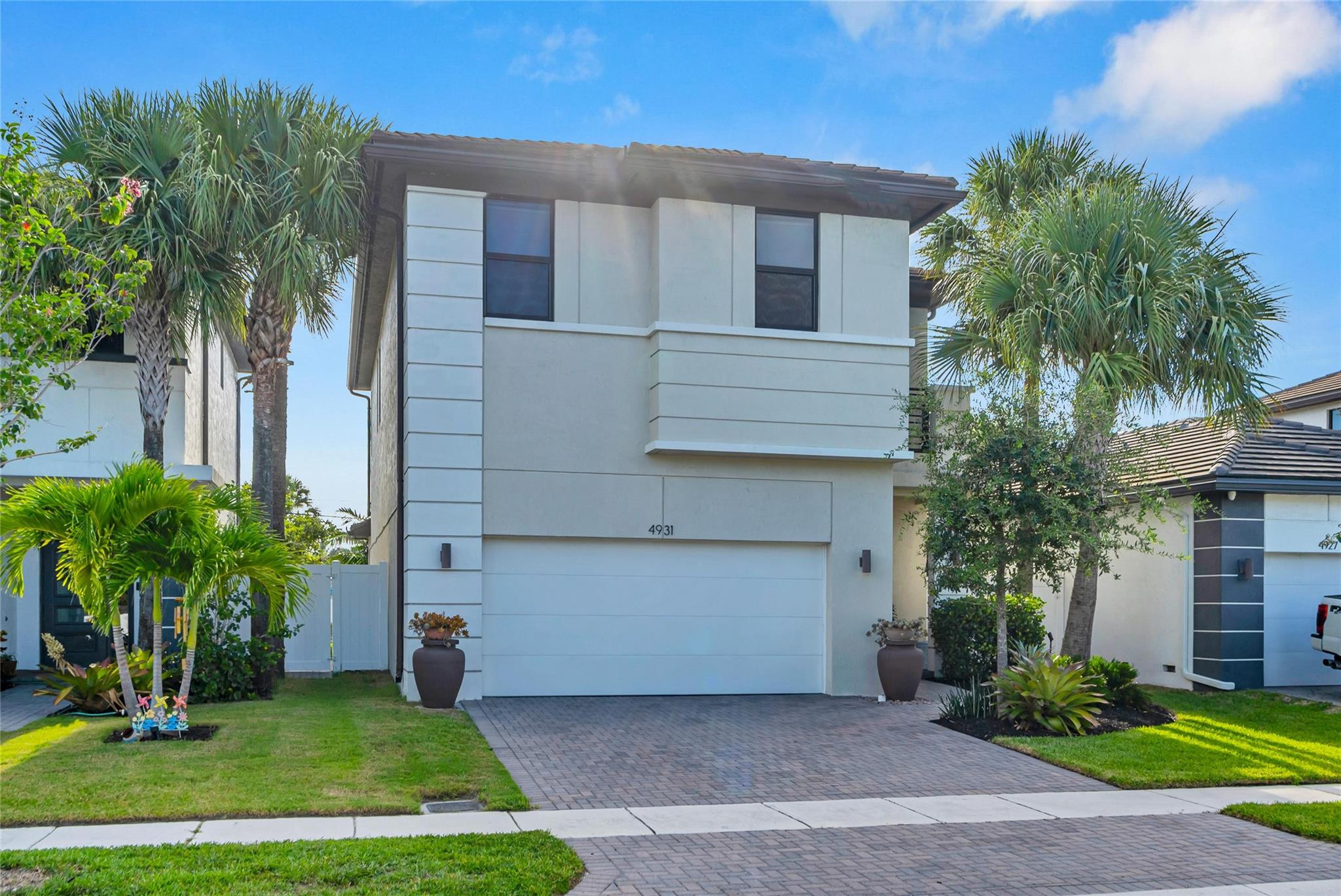 4931 Whispering Way