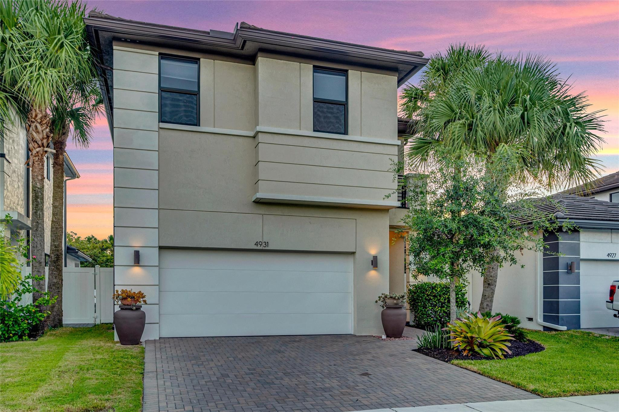 4931 Whispering Way
