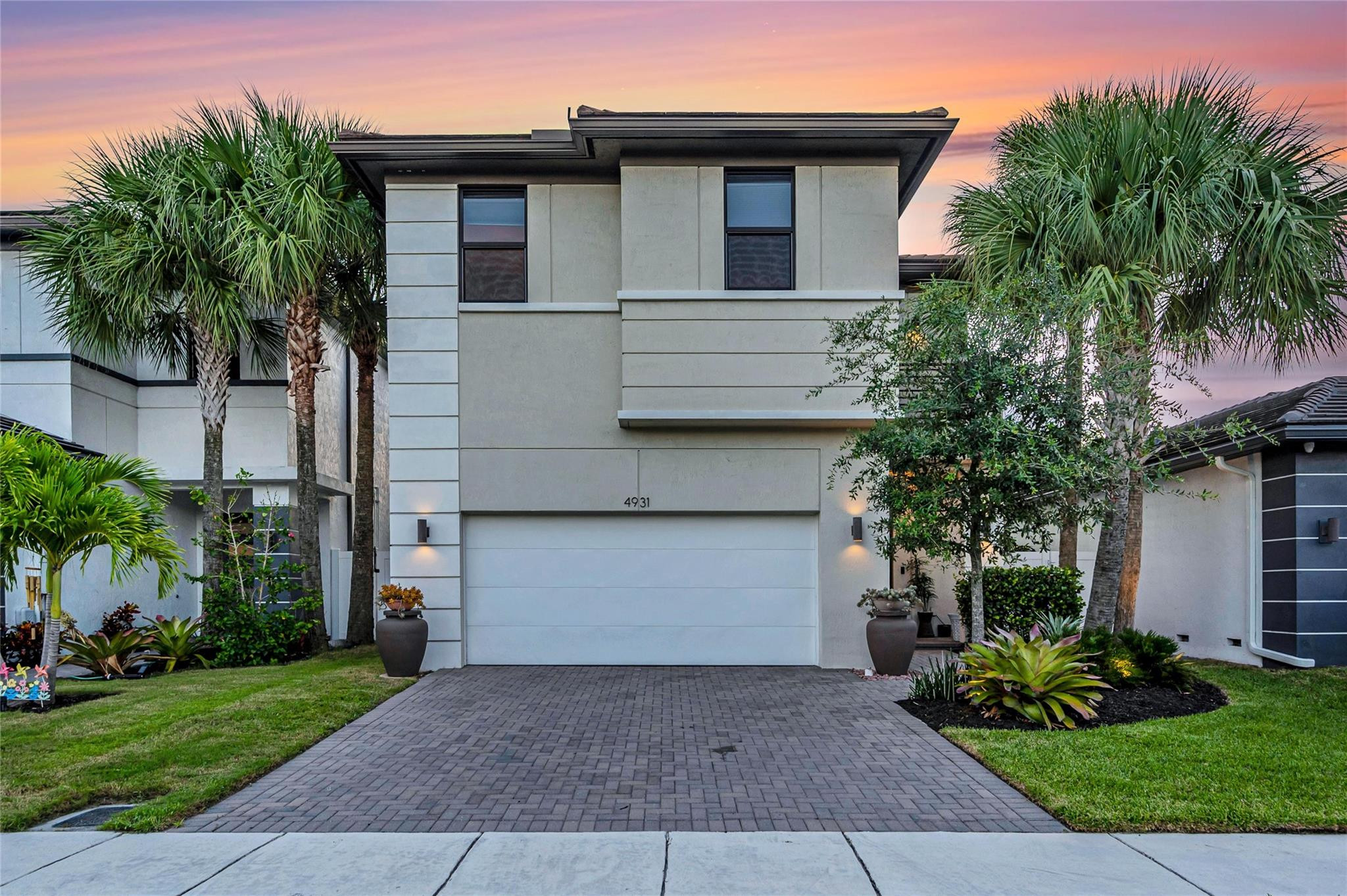 4931 Whispering Way
