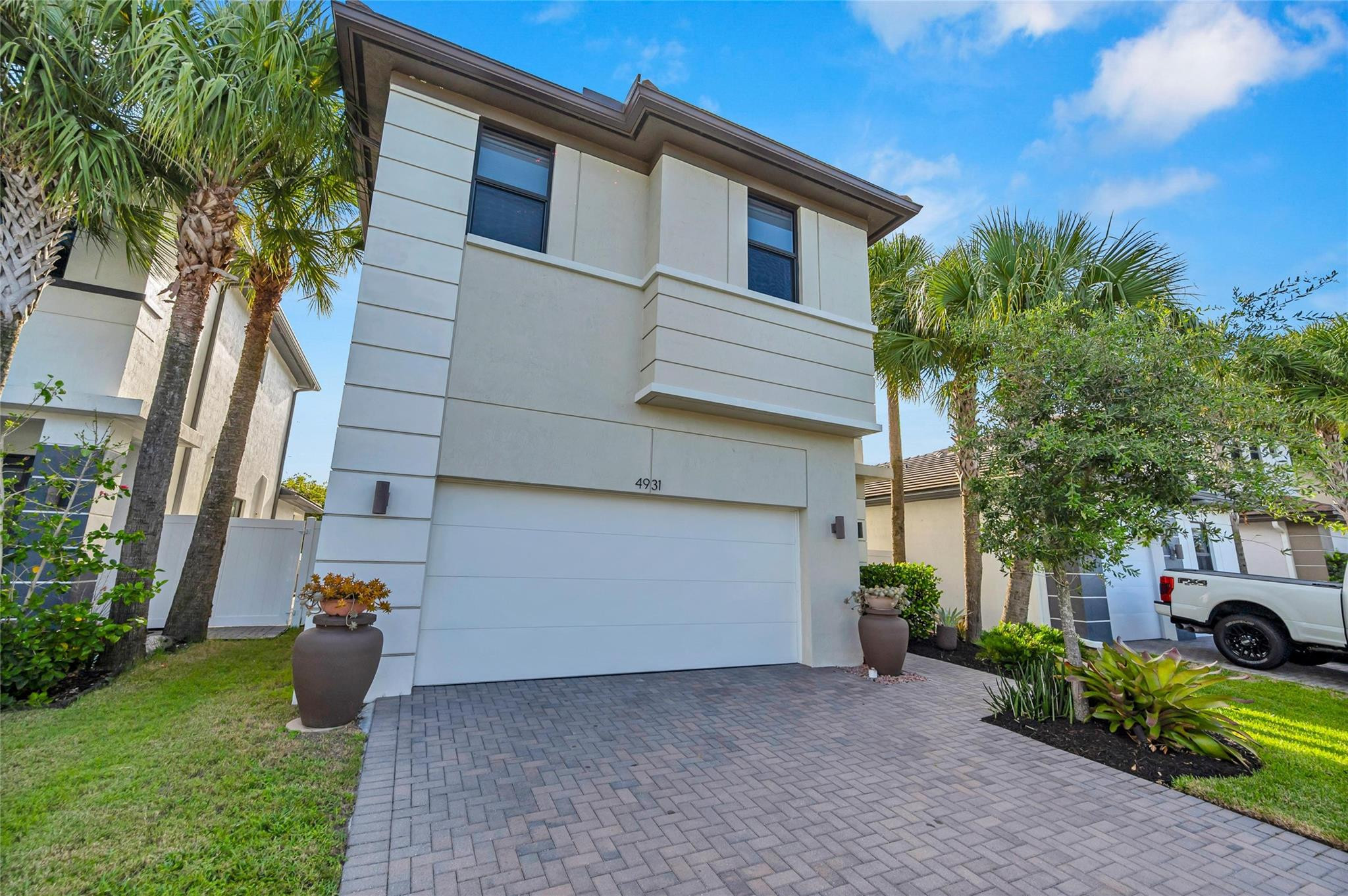 4931 Whispering Way