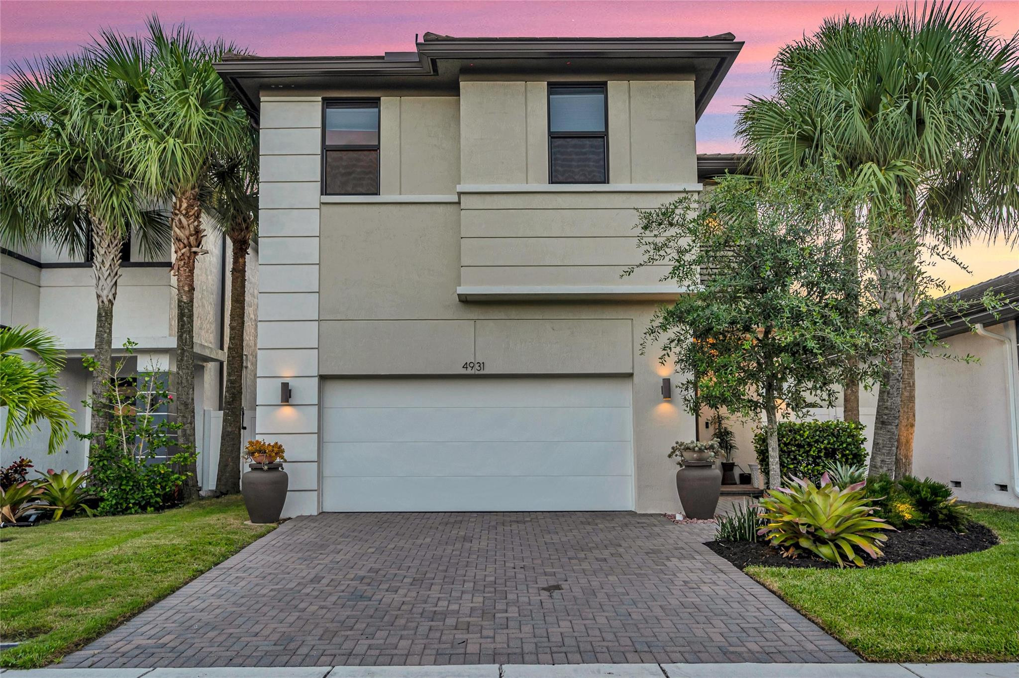 4931 Whispering Way