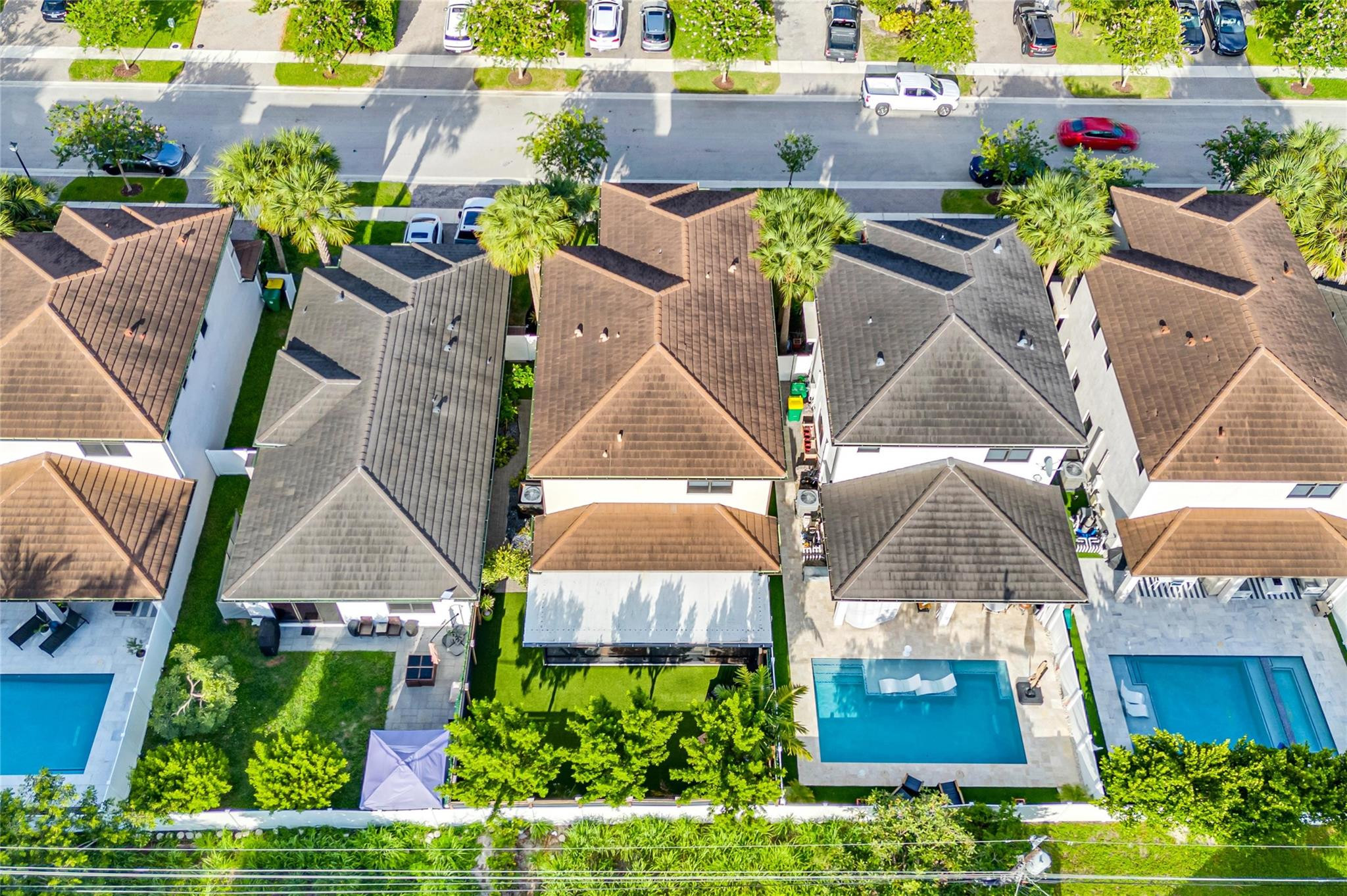 4931 Whispering Way