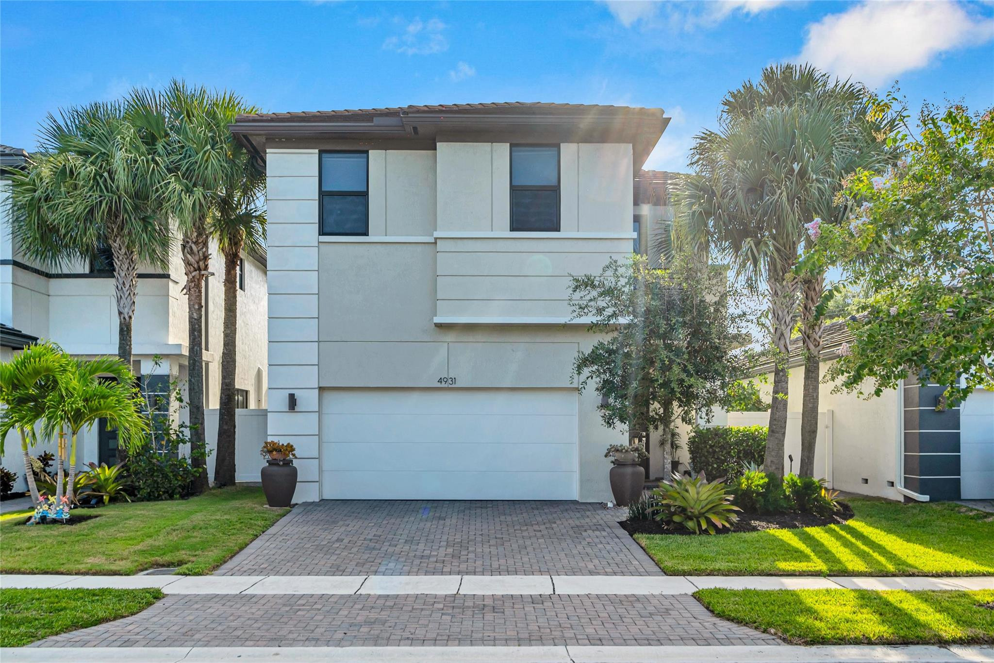 4931 Whispering Way