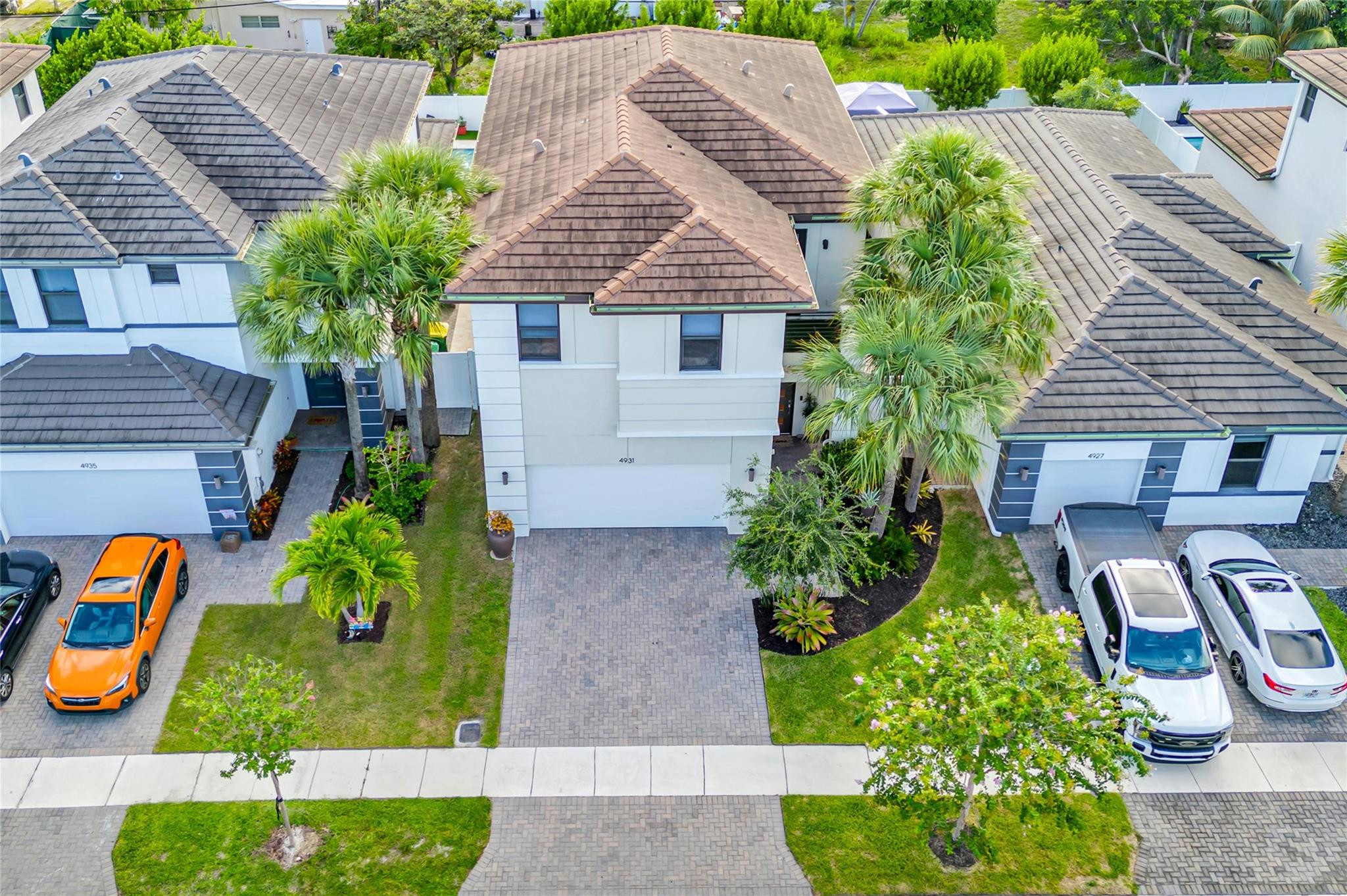4931 Whispering Way