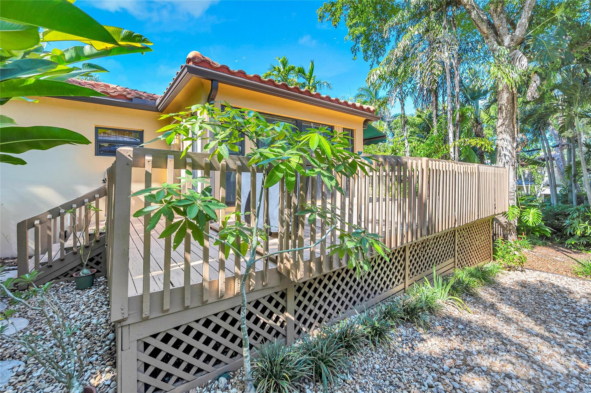 440 N Victoria Park Rd