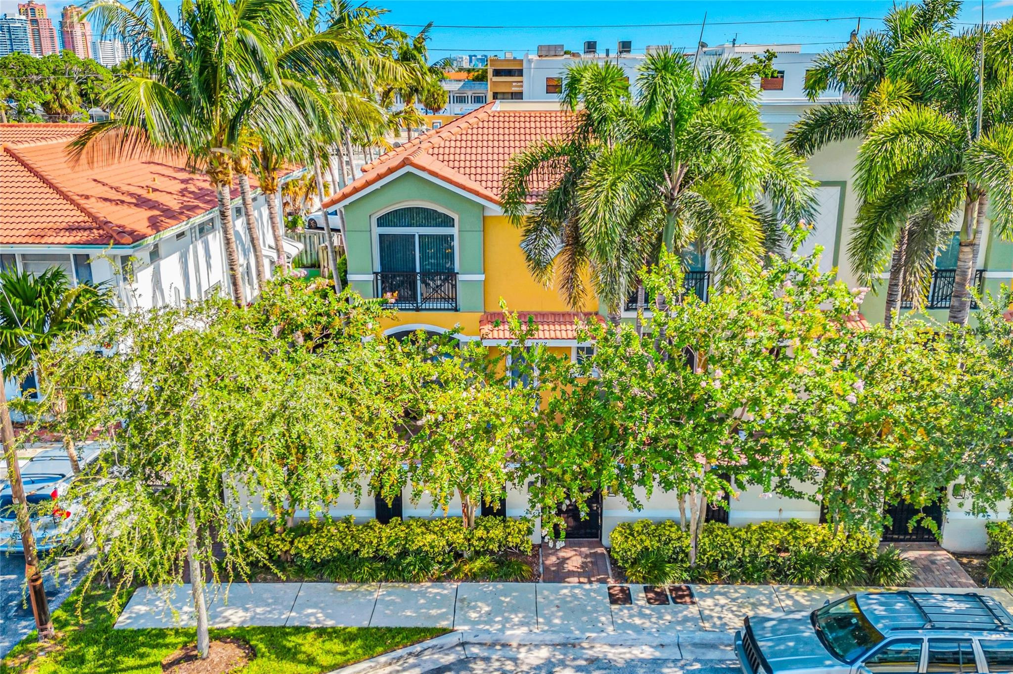 2822 NE 32nd St none