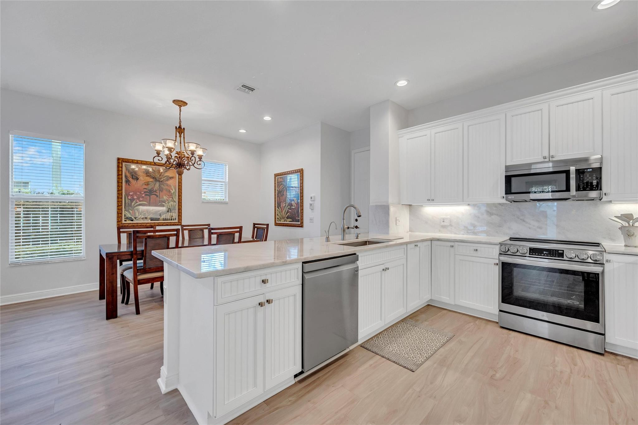 2822 NE 32nd St none