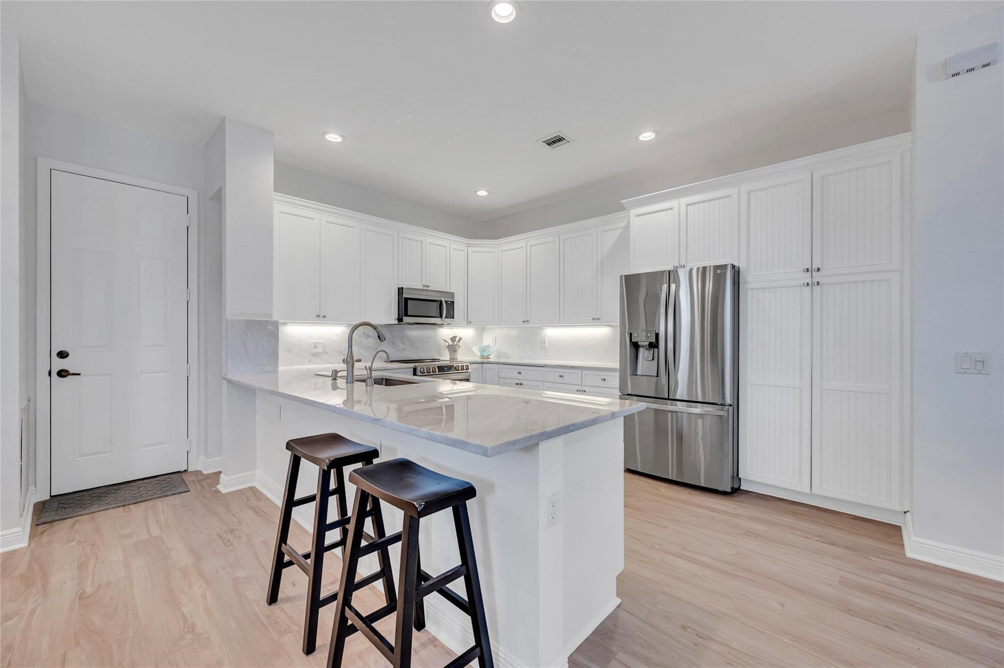 2822 NE 32nd St none