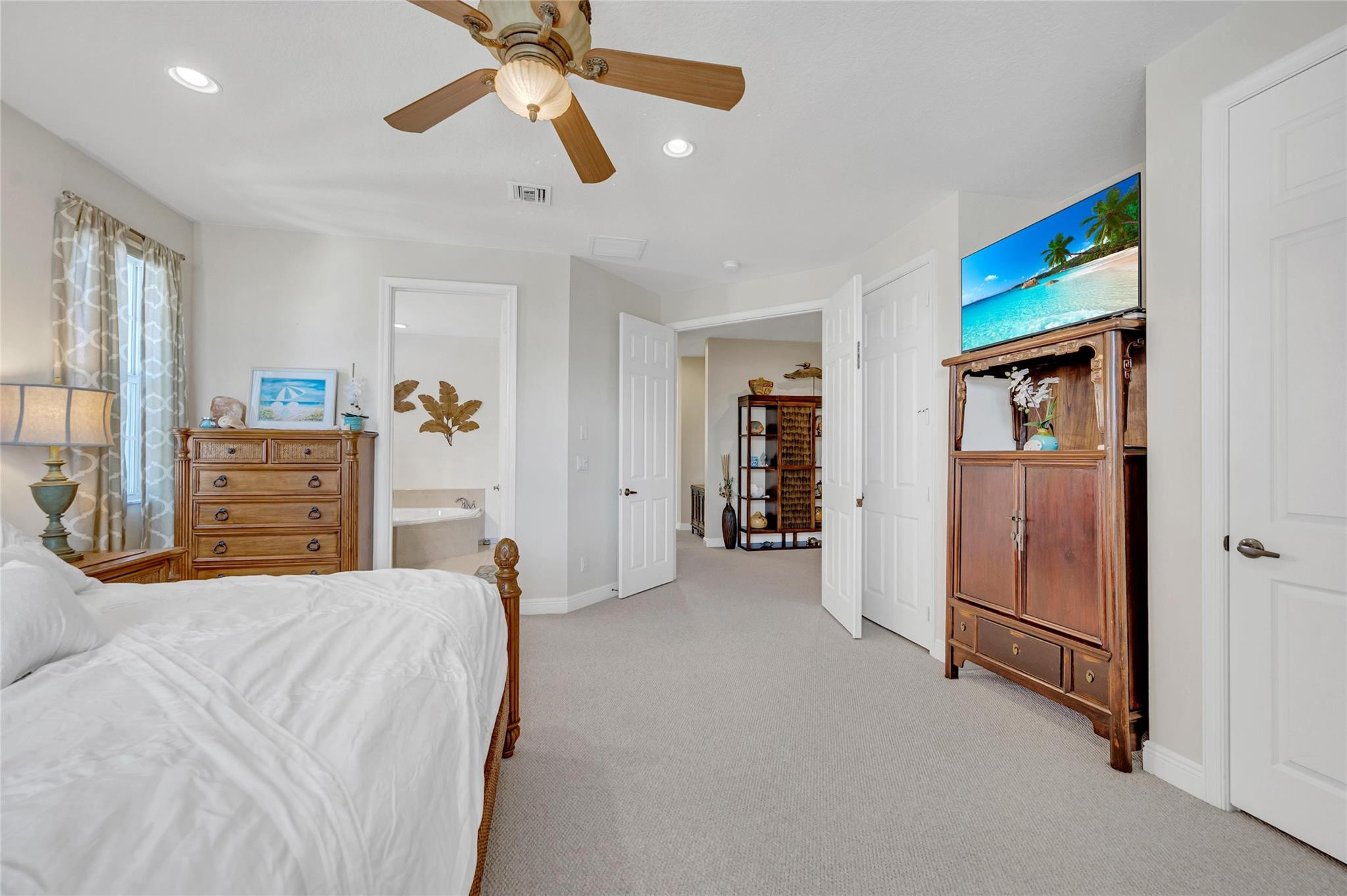 2822 NE 32nd St none