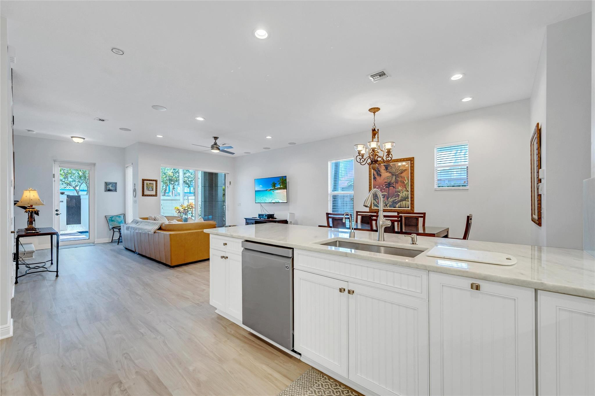 2822 NE 32nd St none