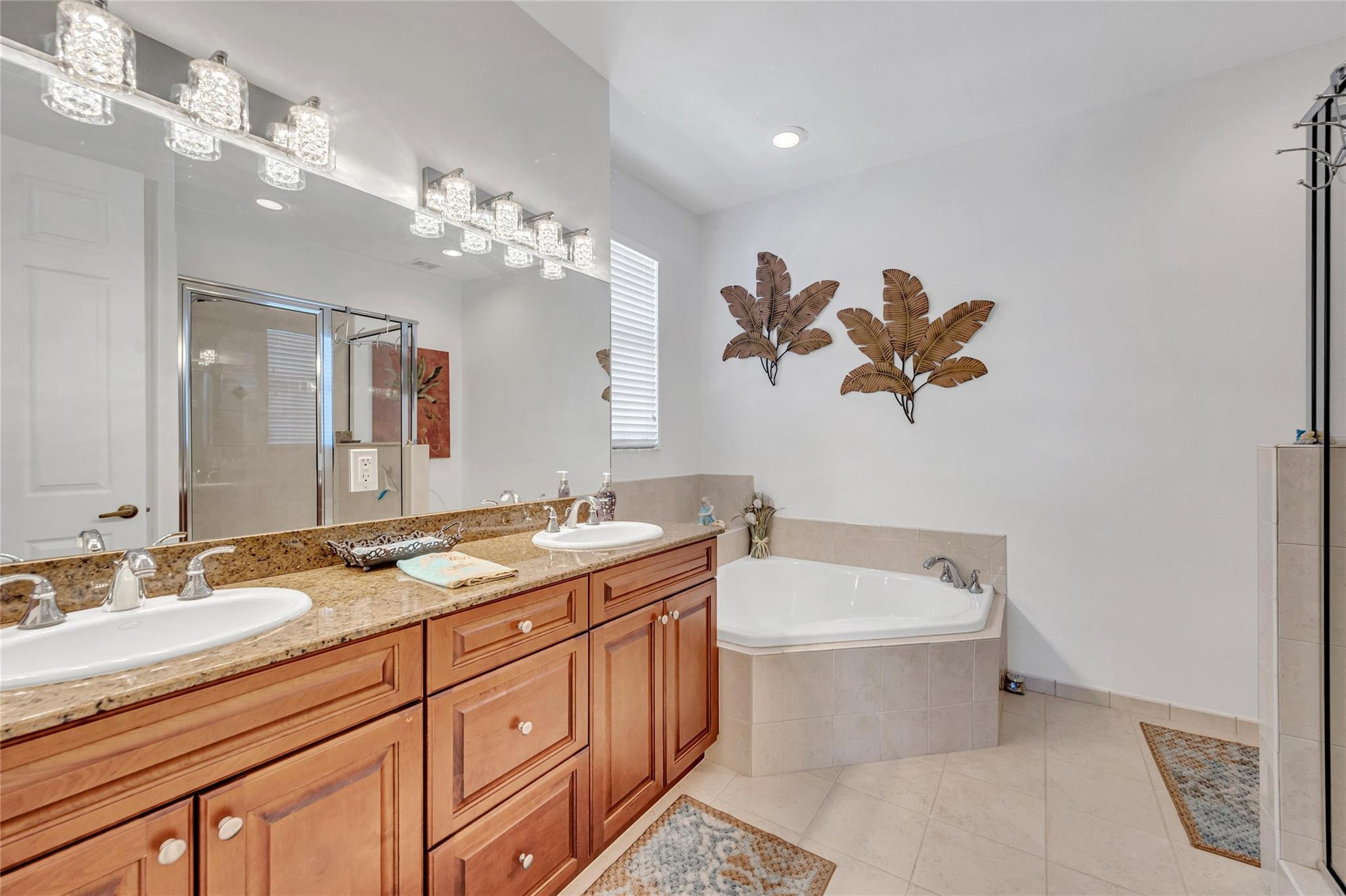 2822 NE 32nd St none