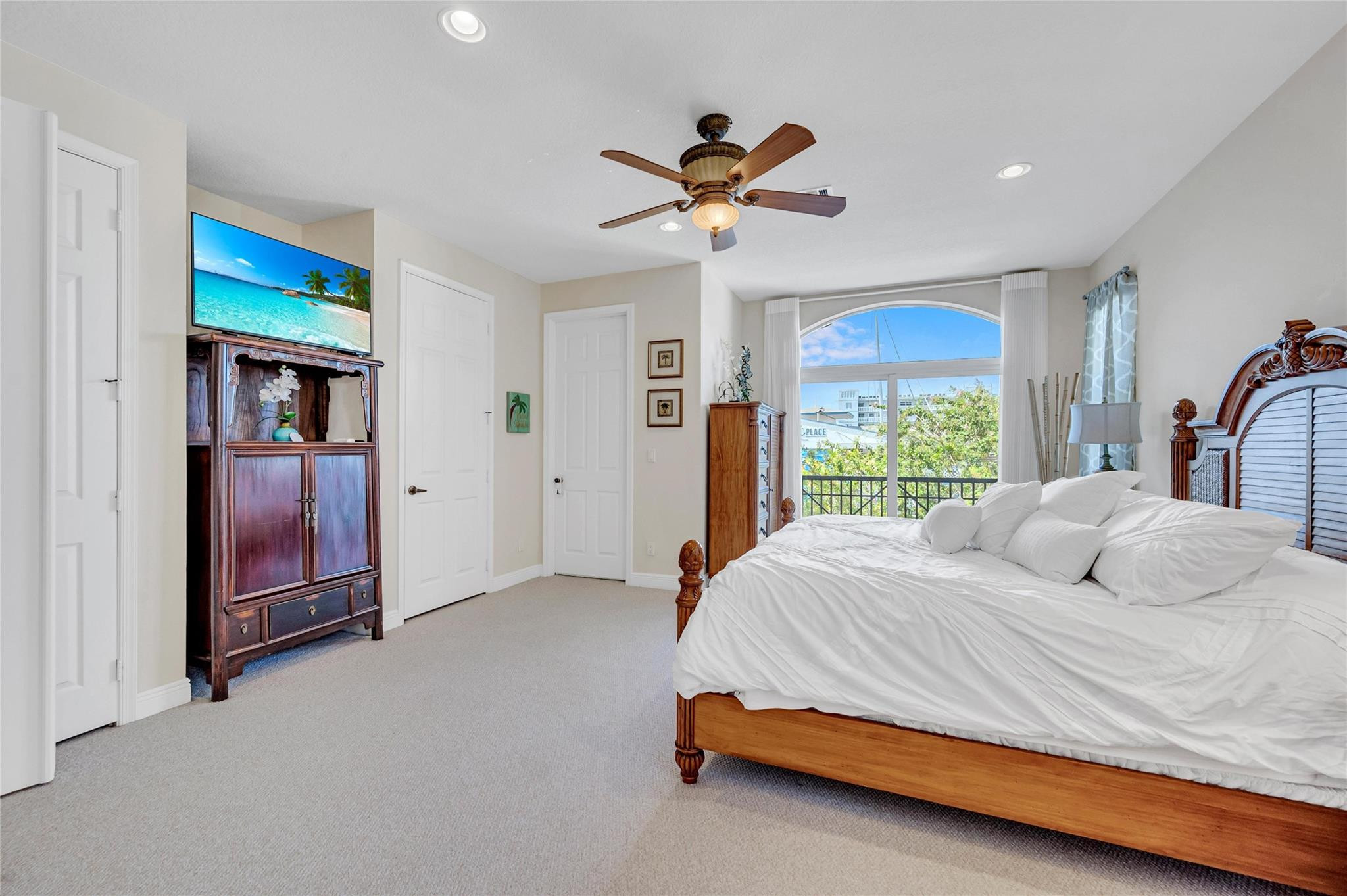 2822 NE 32nd St none