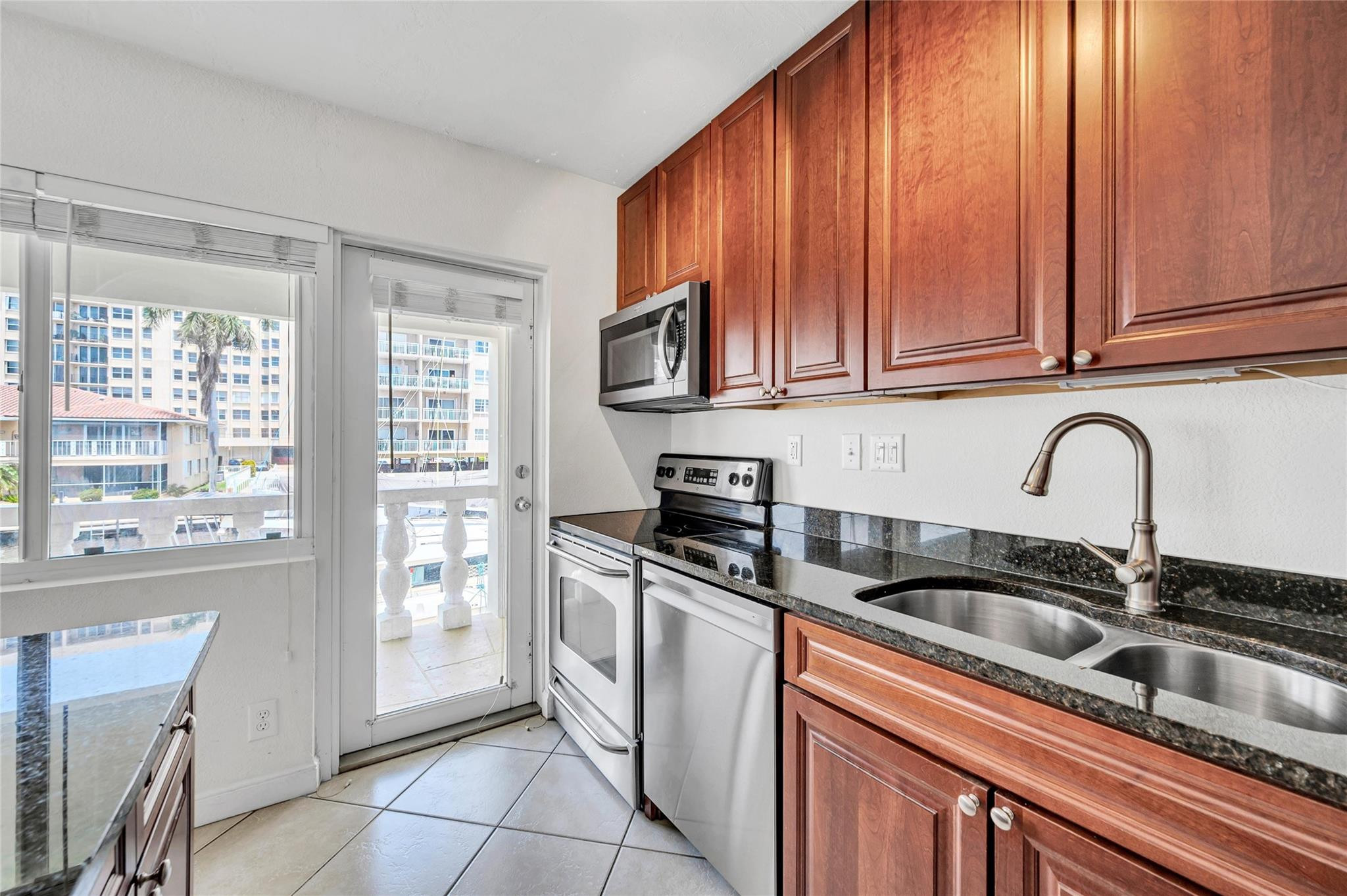 2881 NE 32nd St 219