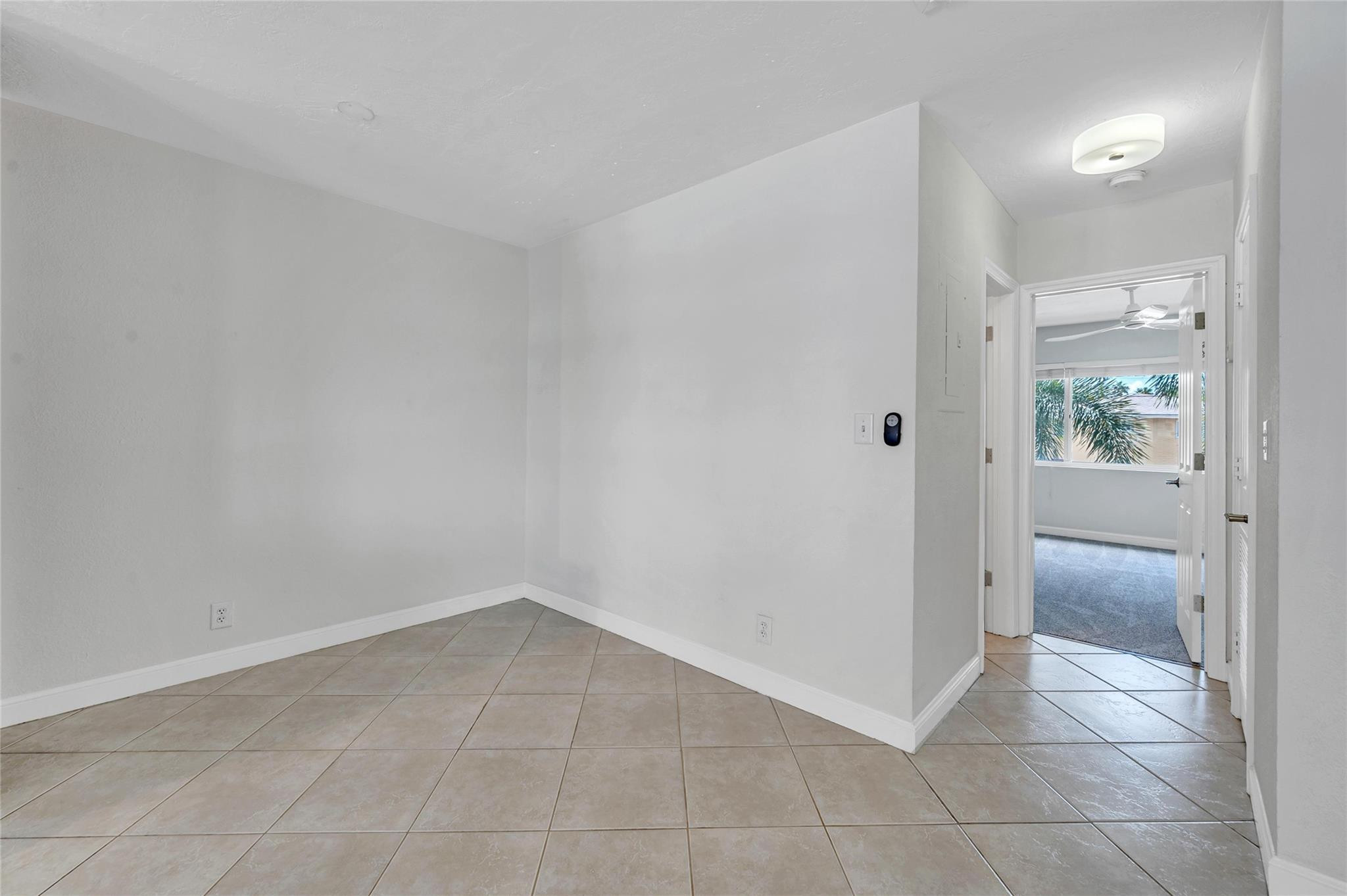 2881 NE 32nd St 219