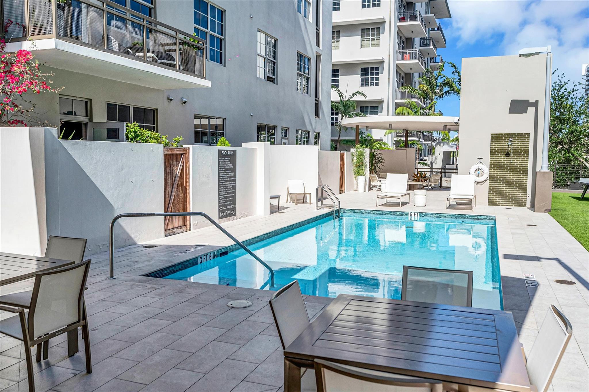 411 NW 1st Ave 302