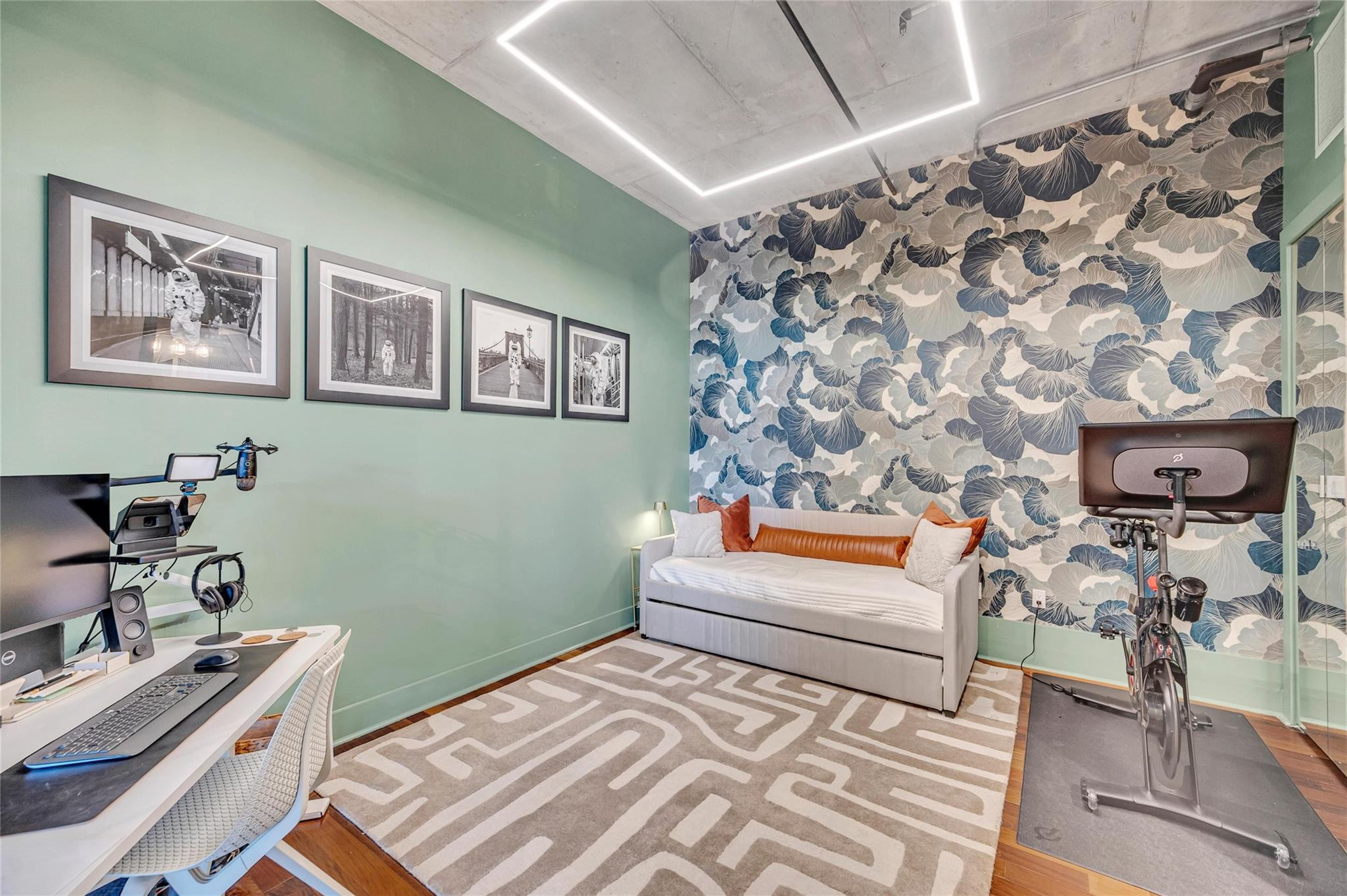 411 NW 1st Ave 302