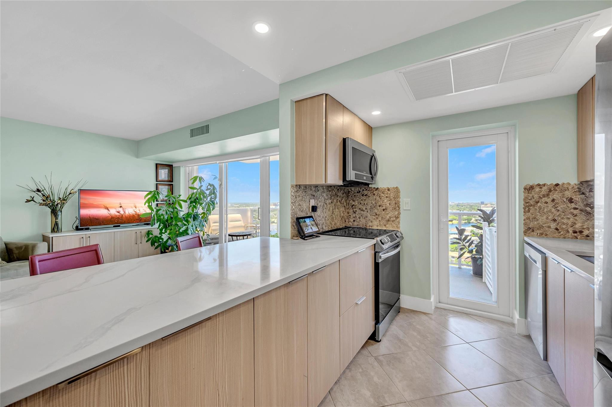 2701 N Ocean Blvd 17B