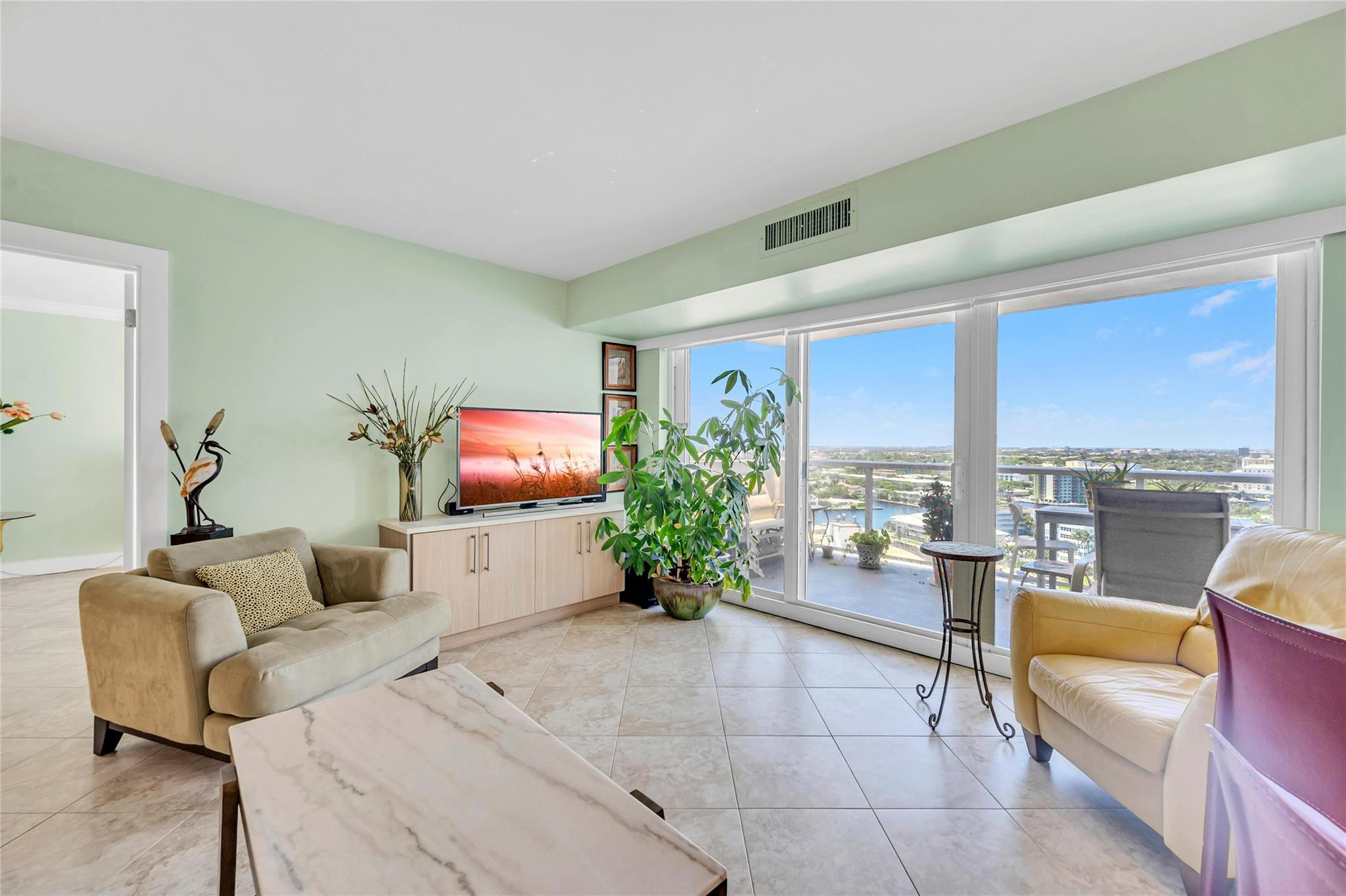 2701 N Ocean Blvd 17B