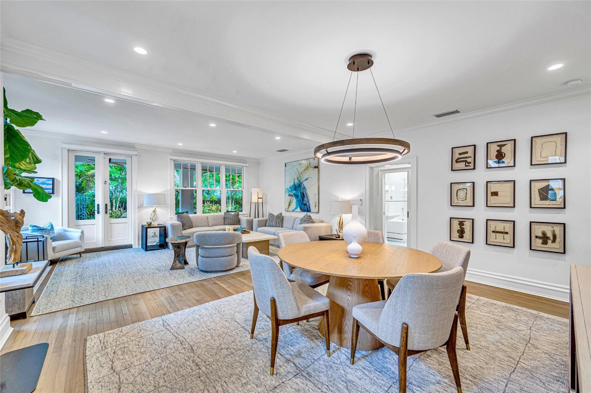 431 N Victoria Park Rd