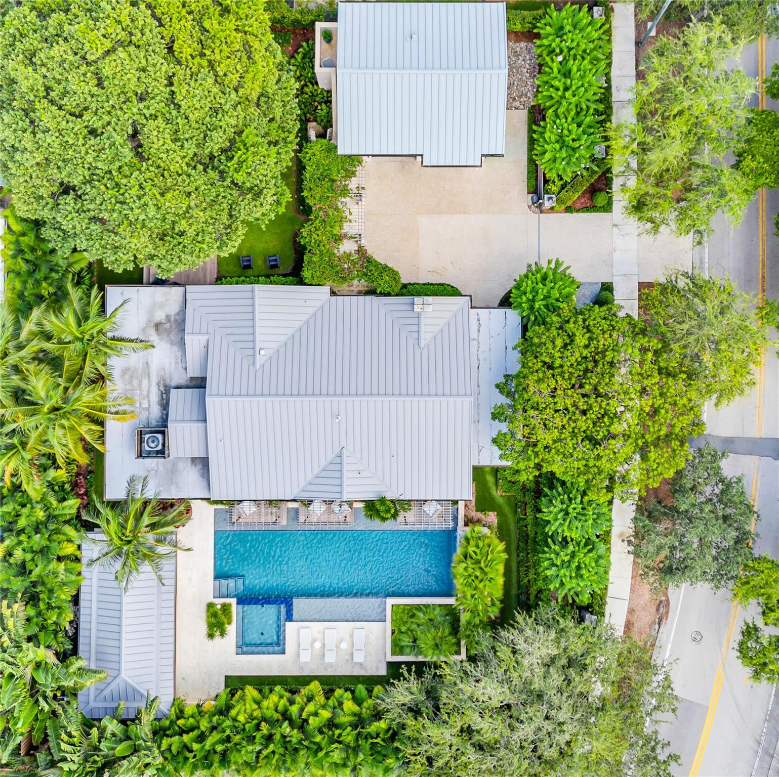 431 N Victoria Park Rd