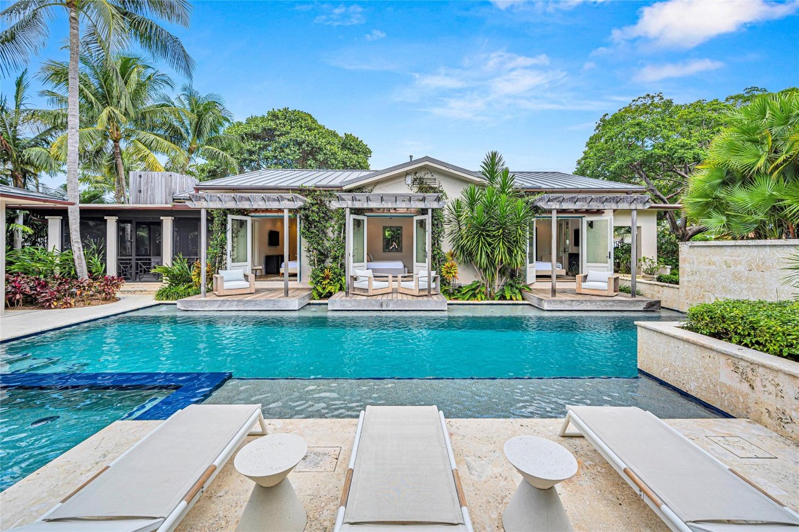 431 N Victoria Park Rd