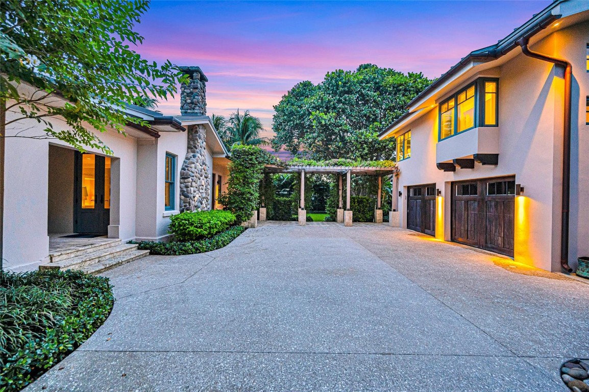 431 N Victoria Park Rd