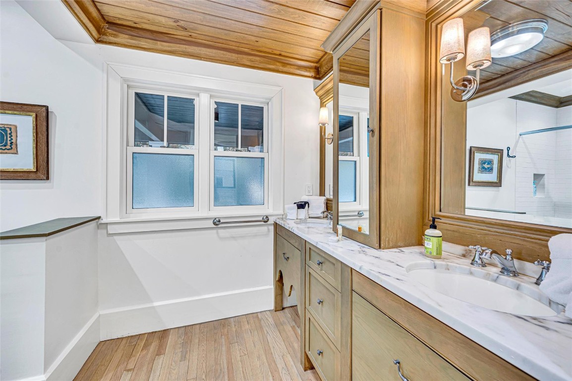 431 N Victoria Park Rd